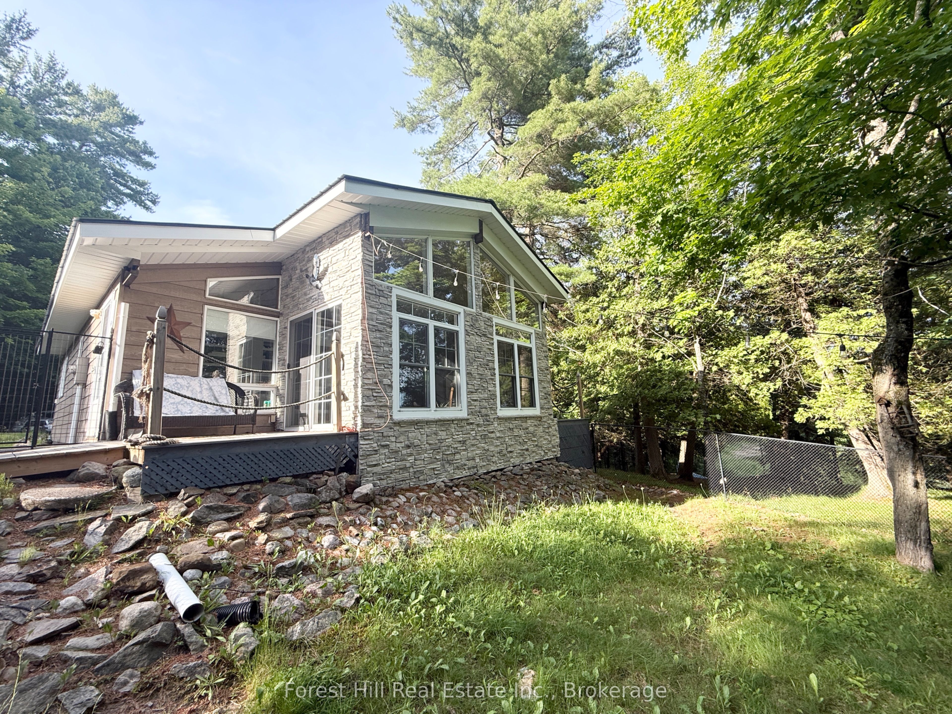 935 Limberlost Road, Parry Sound Remote Area, ON P0H 2R0