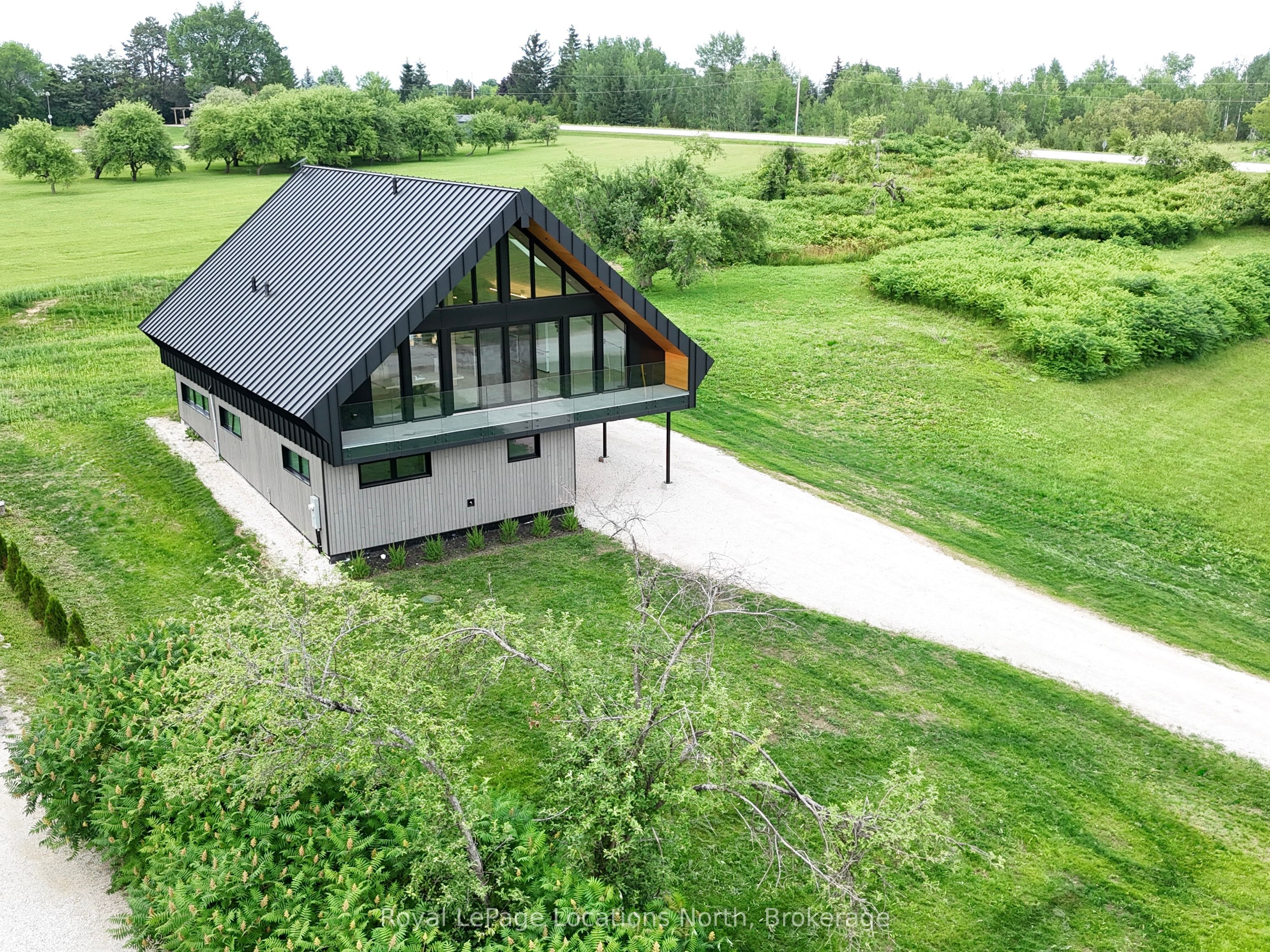 111 Slabtown Road, Blue Mountains, ON N0H 1J0 photo 4