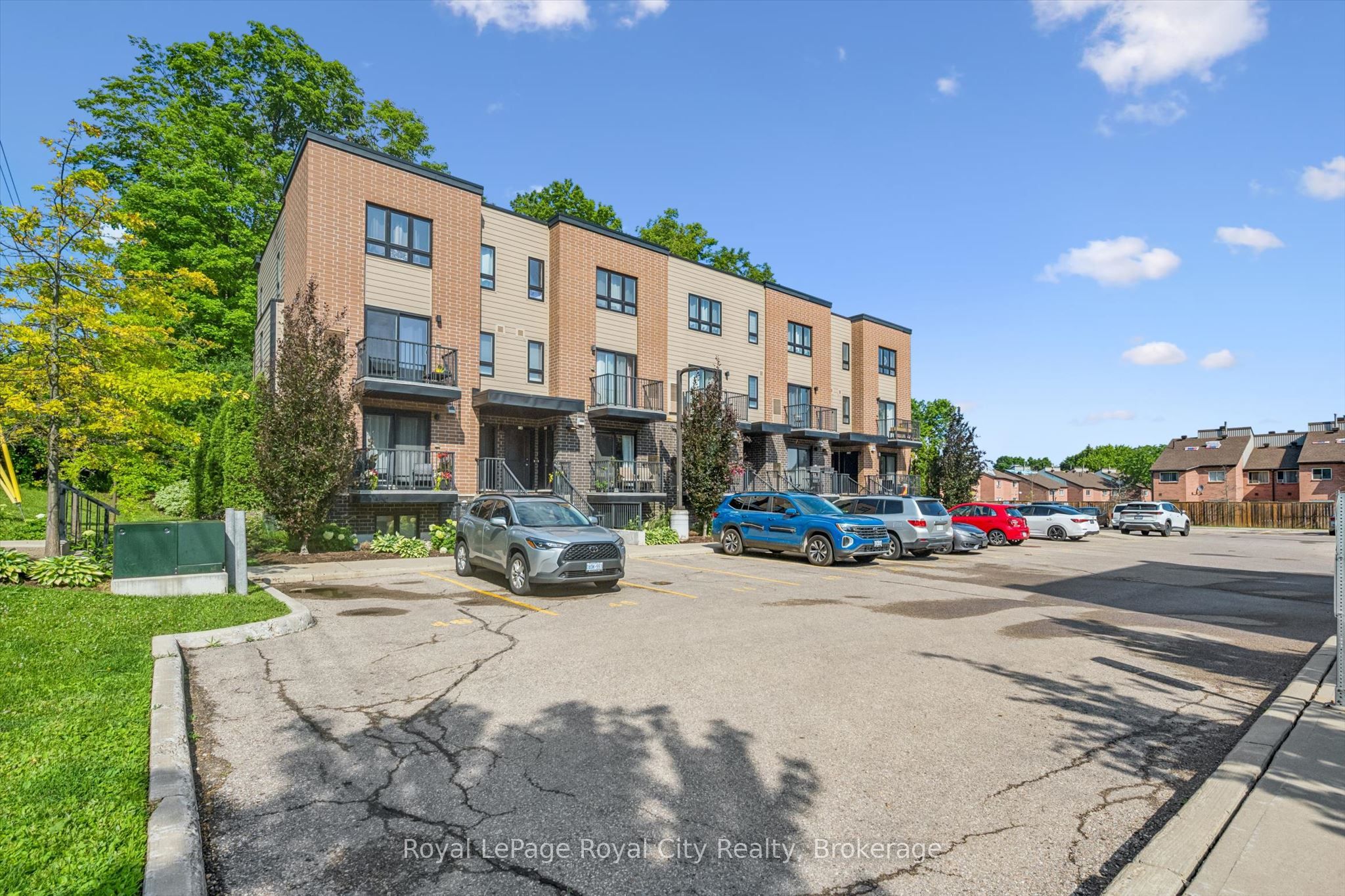 190 Century Hill Drive C1, Kitchener, ON N2E 0G9 photo 3