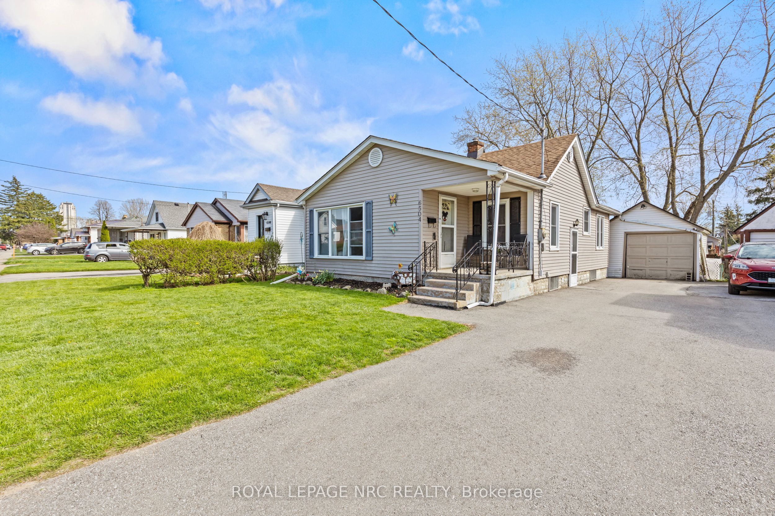 6504 Monroe Street, Niagara Falls, ON L2G 2G8 photo 2