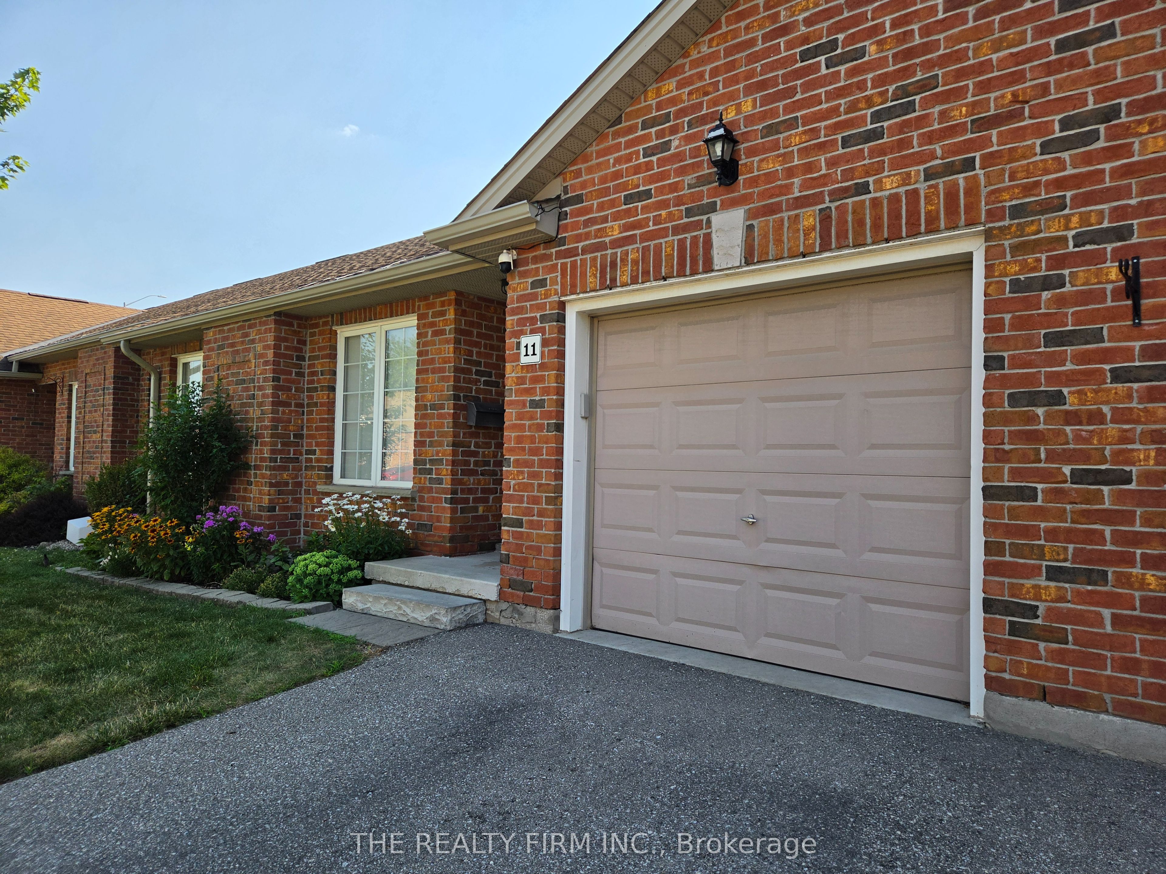 100 Stroud Crescent 11, London South, ON N6E 4A1