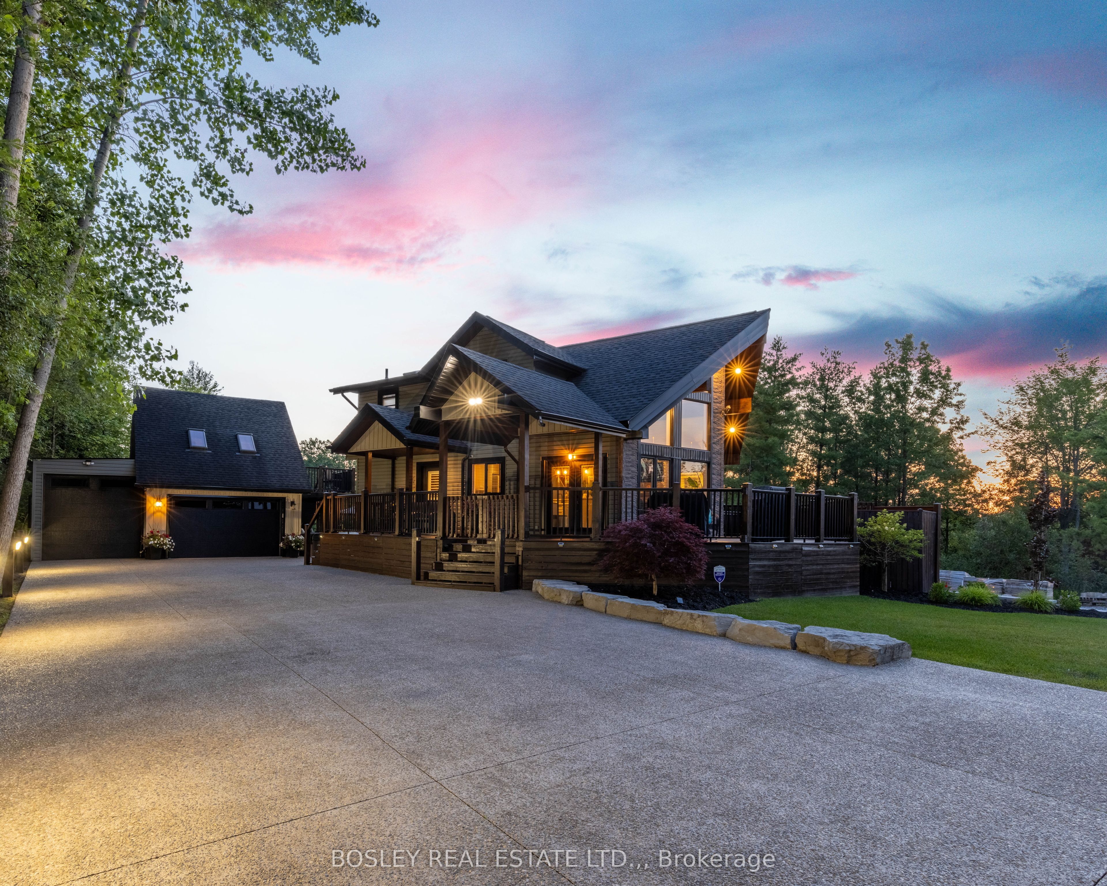 4949 Lyon's Parkway, Niagara Falls, ON L2E 6S6