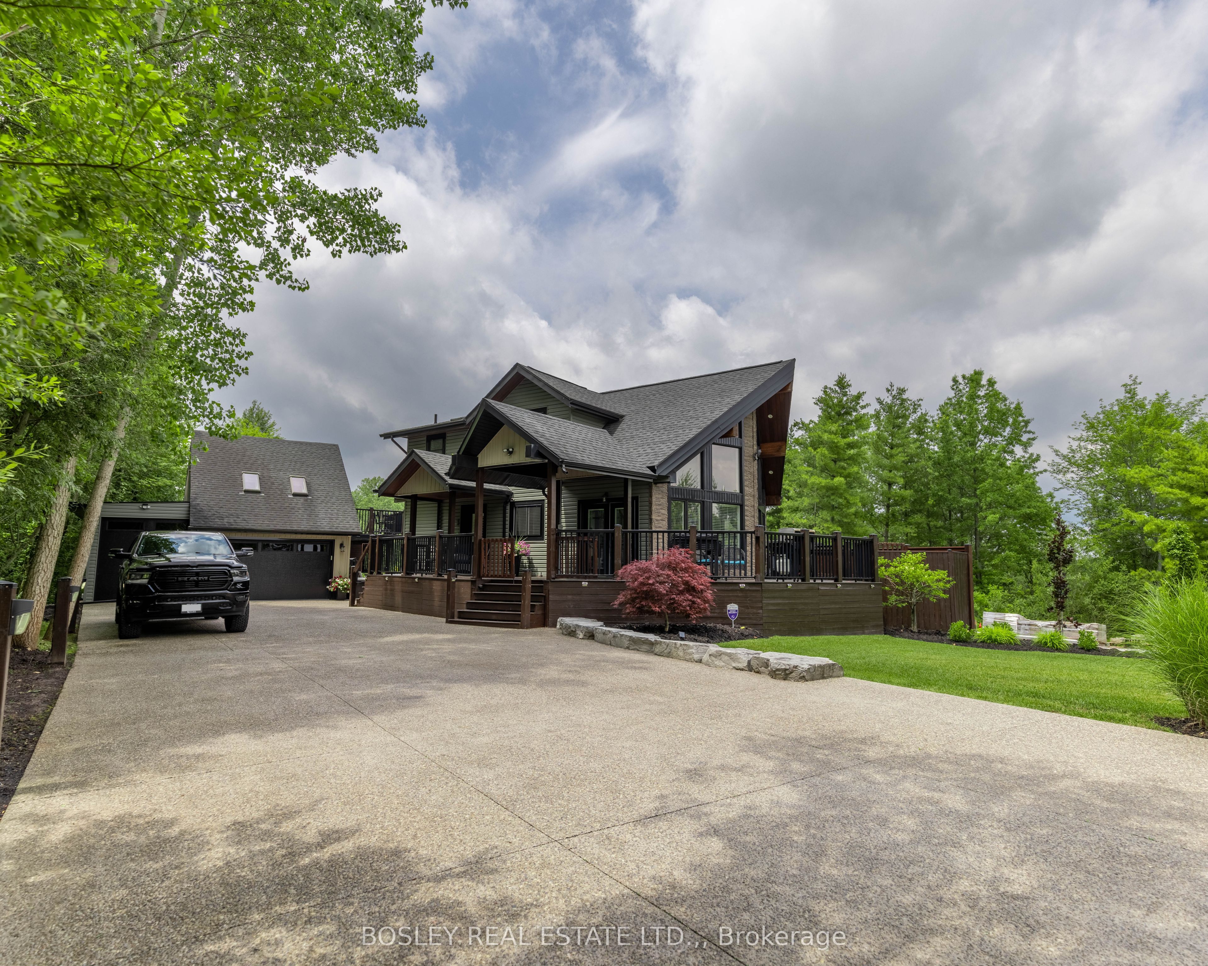 4949 Lyon's Parkway, Niagara Falls, ON L2E 6S6 photo 3