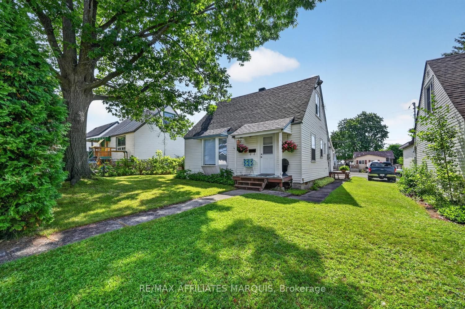 12 Churchill Crescent, Smiths Falls, ON K7A 3H4 photo 2