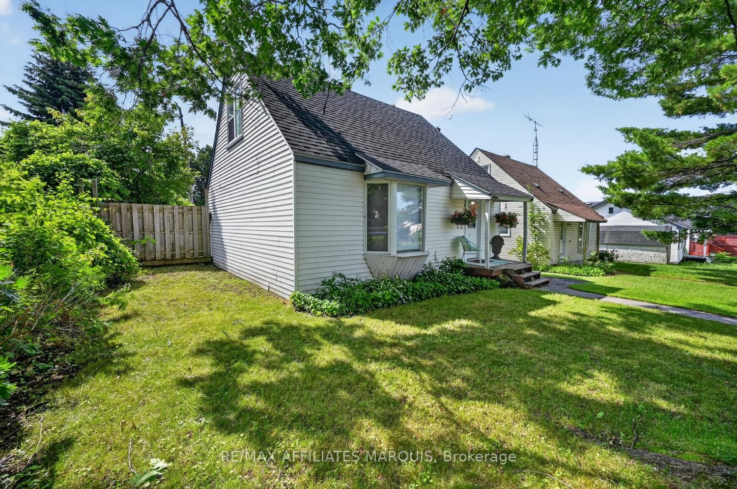 12 Churchill Crescent, Smiths Falls, ON K7A 3H4 photo 4