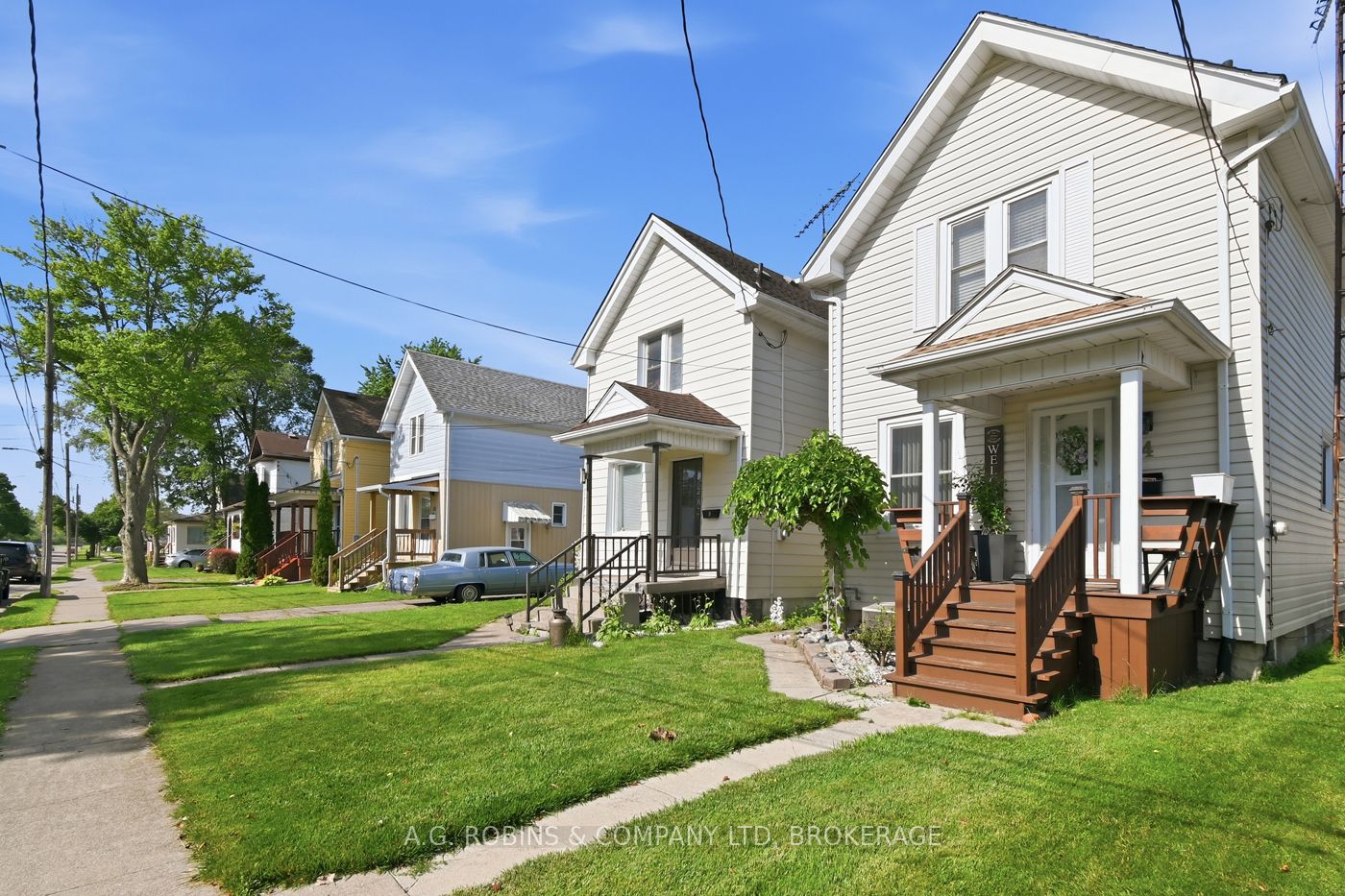 4 Clifford Avenue, Welland, ON L3C 2G1 photo 2