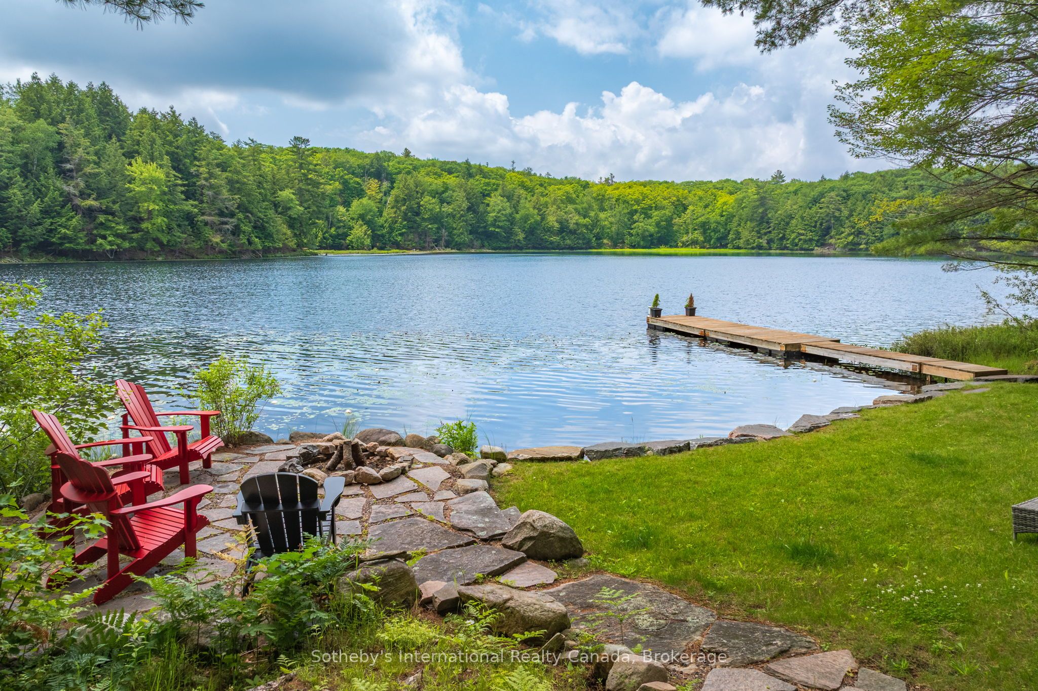 41 Estate Drive, Muskoka Lakes, ON P0B 1J0
