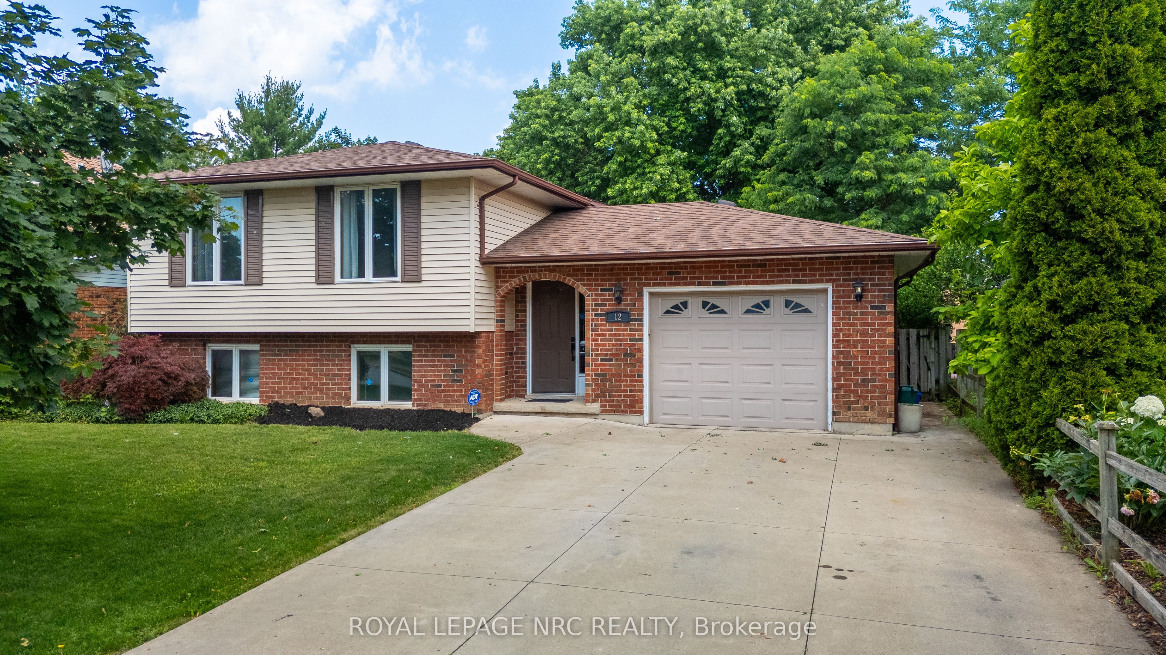 12 Harvest Oak Drive, St. Catharines, ON L2S 3H5 photo 3