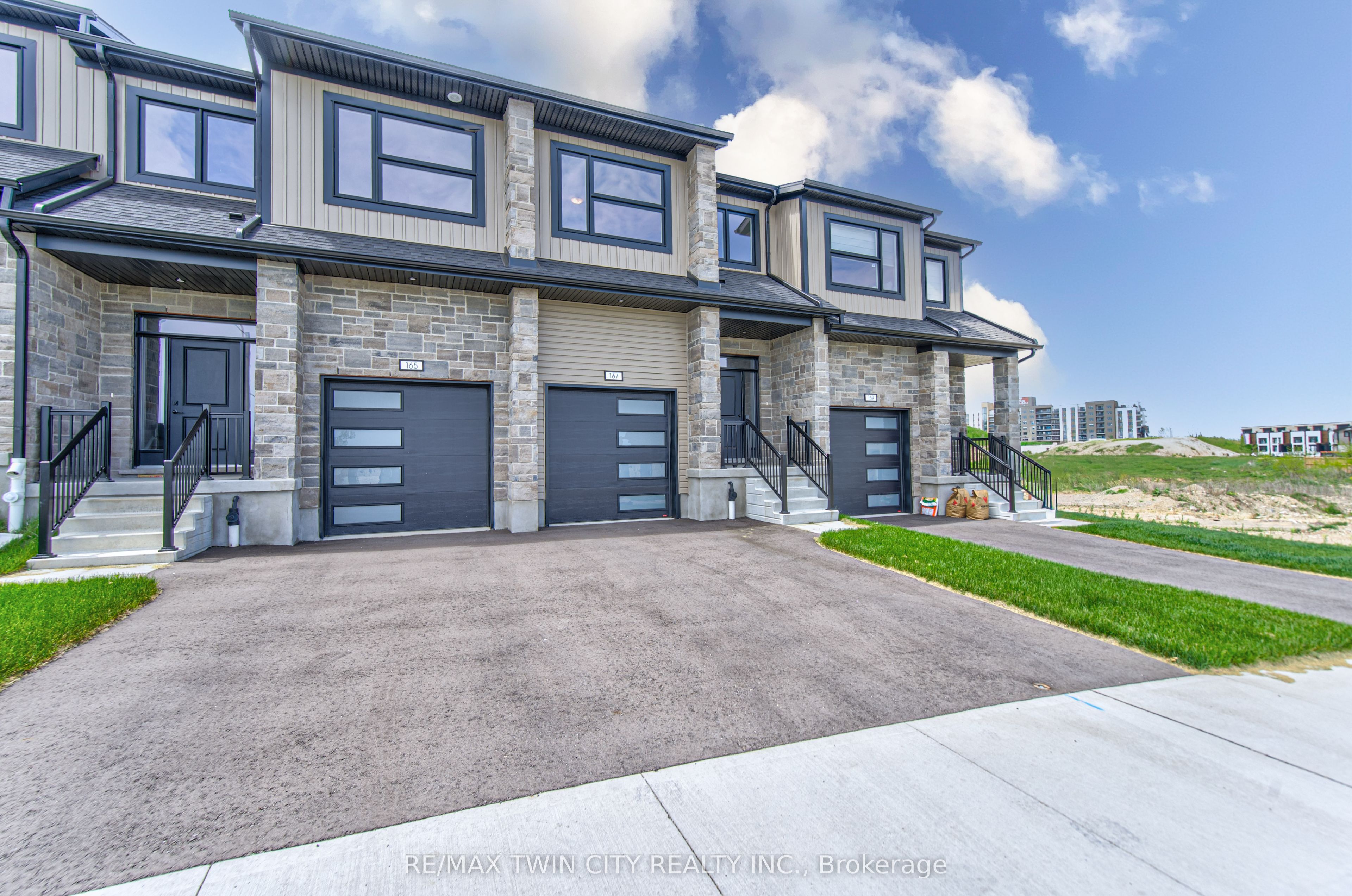 167 Dunnigan Drive, Kitchener, ON N2B 0B1 photo 3