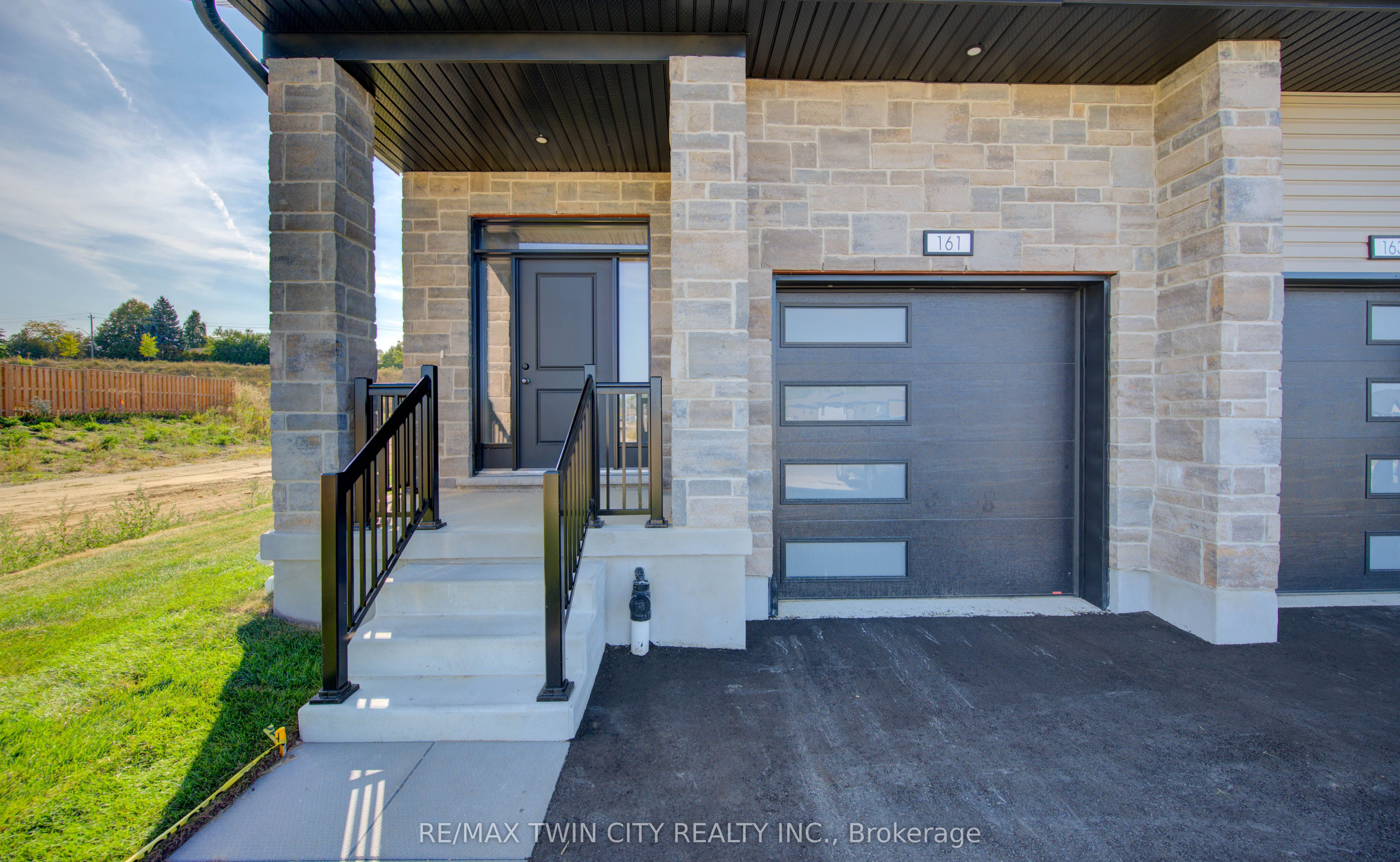 161 Dunnigan Drive, Kitchener, ON N2B 0B1 photo 4