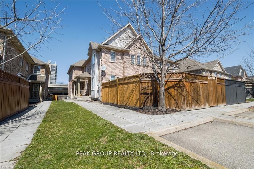 9 FLYNN Court, St. Catharines, ON L2S 4E1