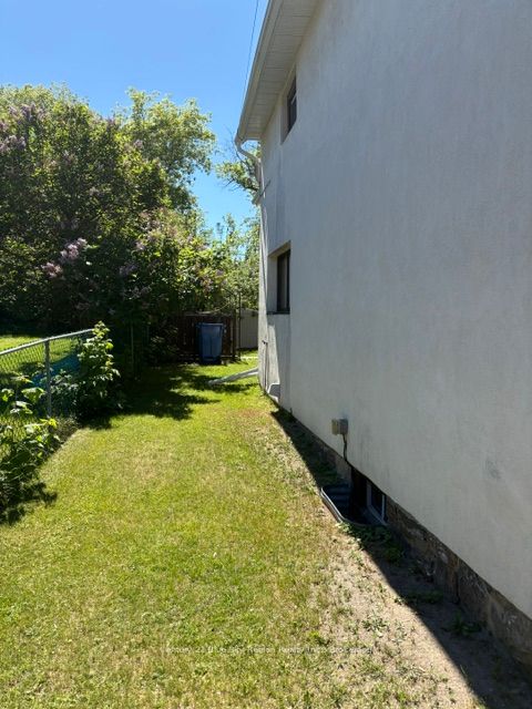 425 Worthington Street E, North Bay, ON P1B 1H4 photo 4