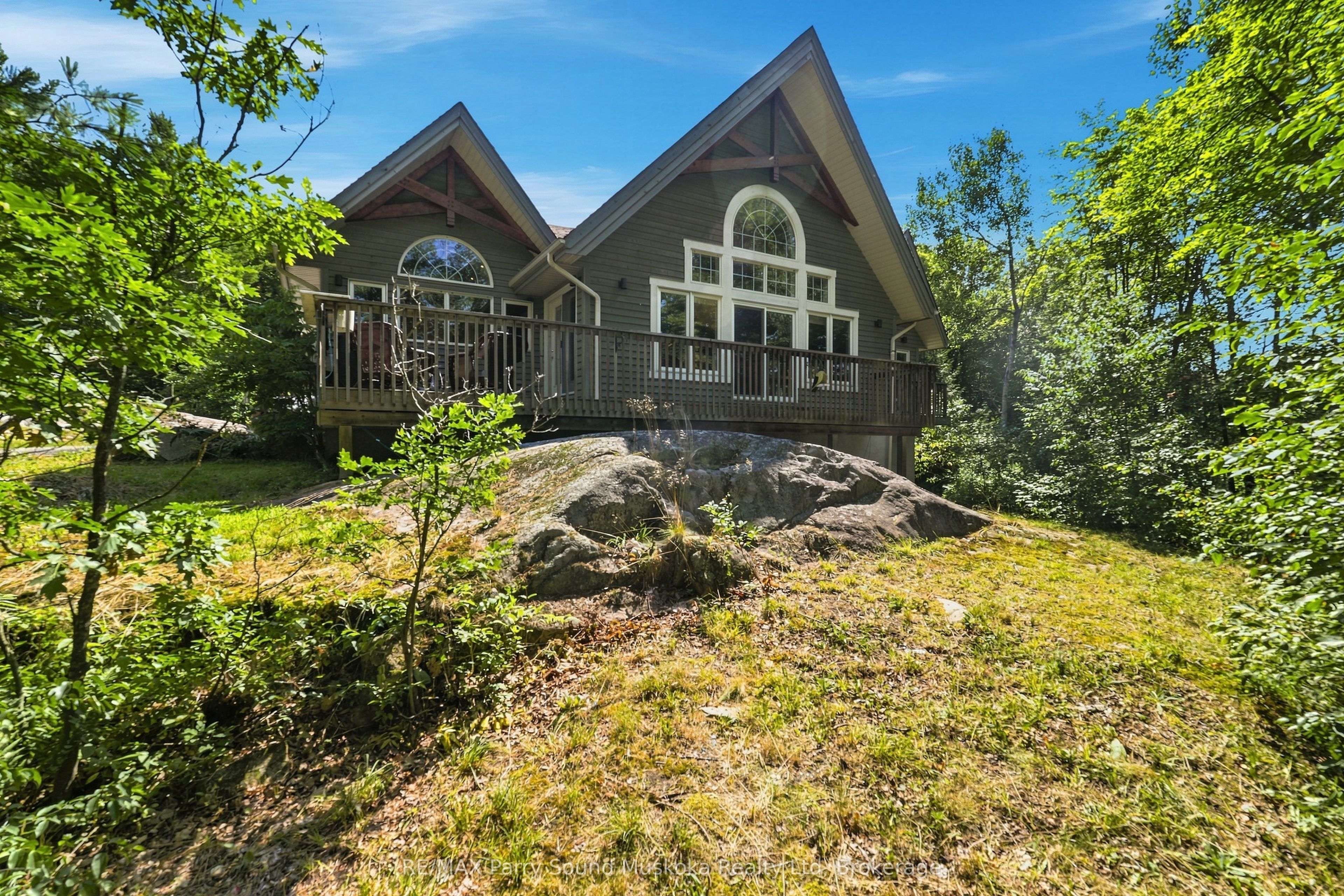 9 Desmasdons Road, The Archipelago, ON P0G 1K0