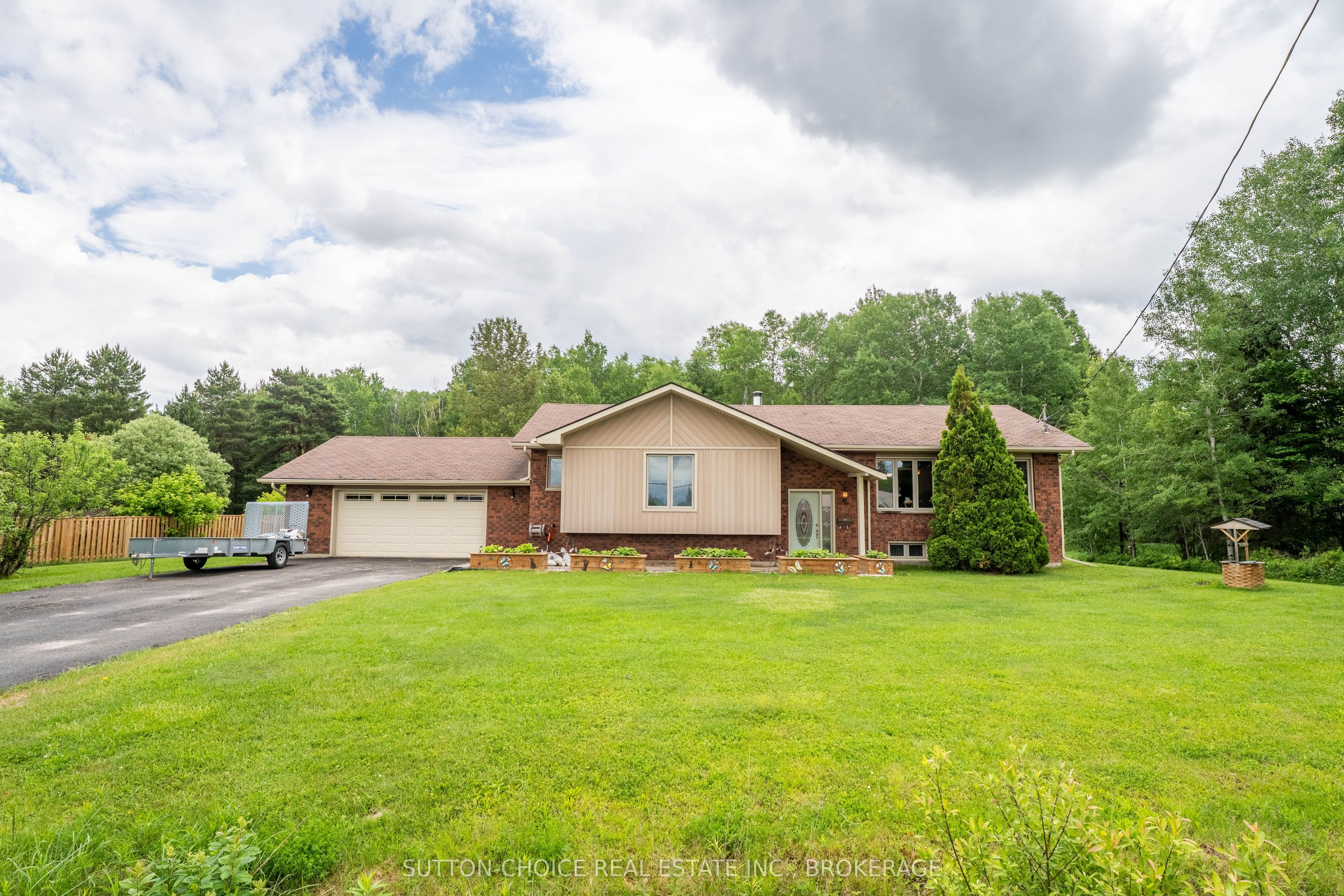 246 Yonge Street, Bonfield, ON P0H 1E0 photo 2