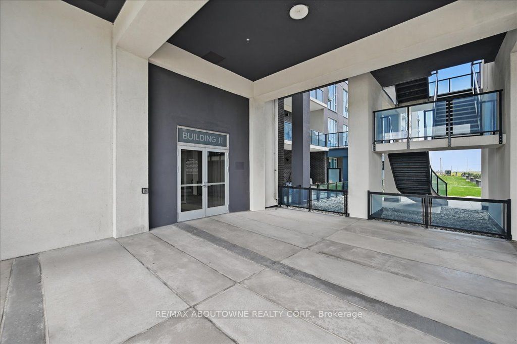 16 Concord Place 135, Grimsby, ON L3M 0J1 photo 3
