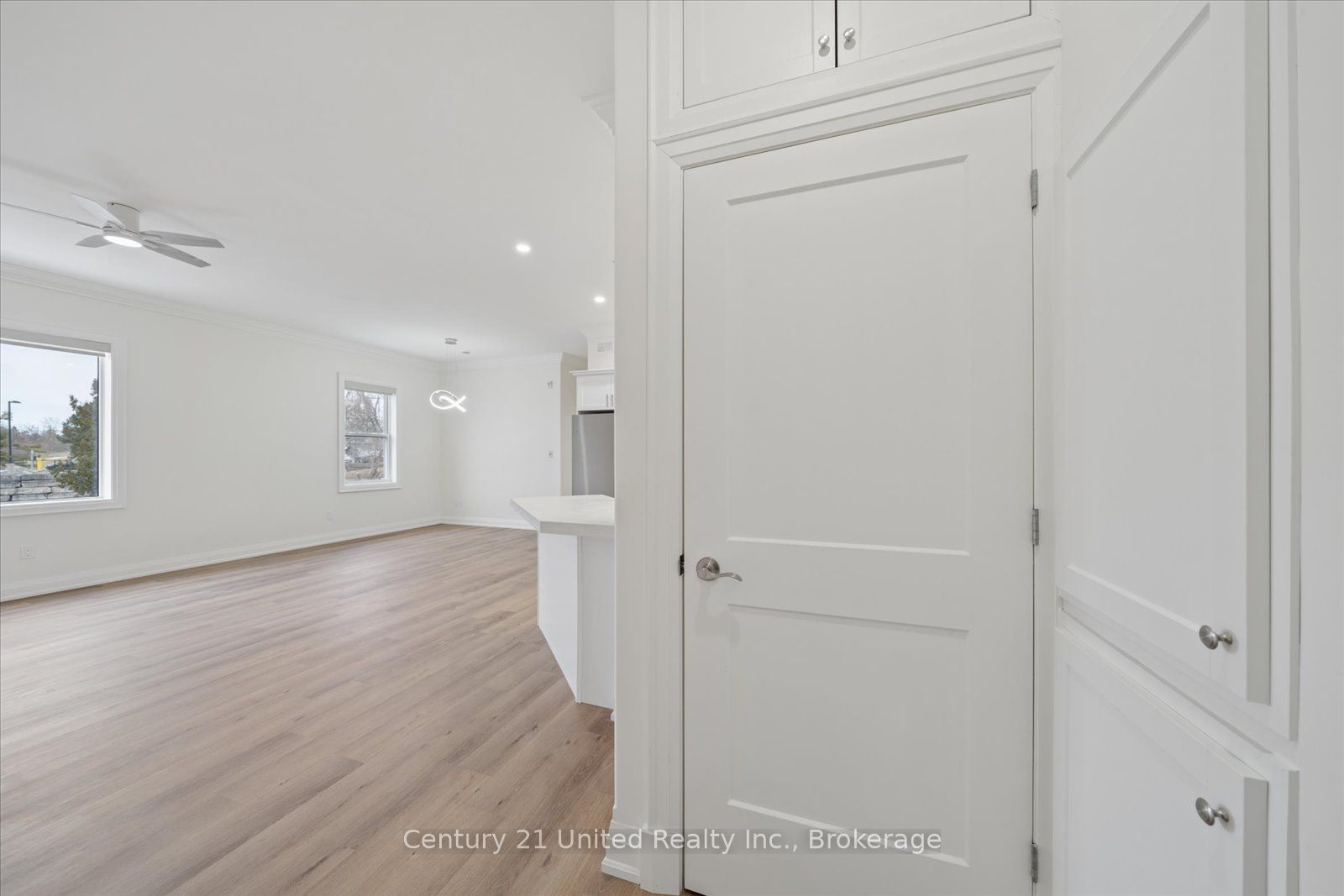 1027 Willcox Street 201, Selwyn, ON K0L 1H0 photo 4