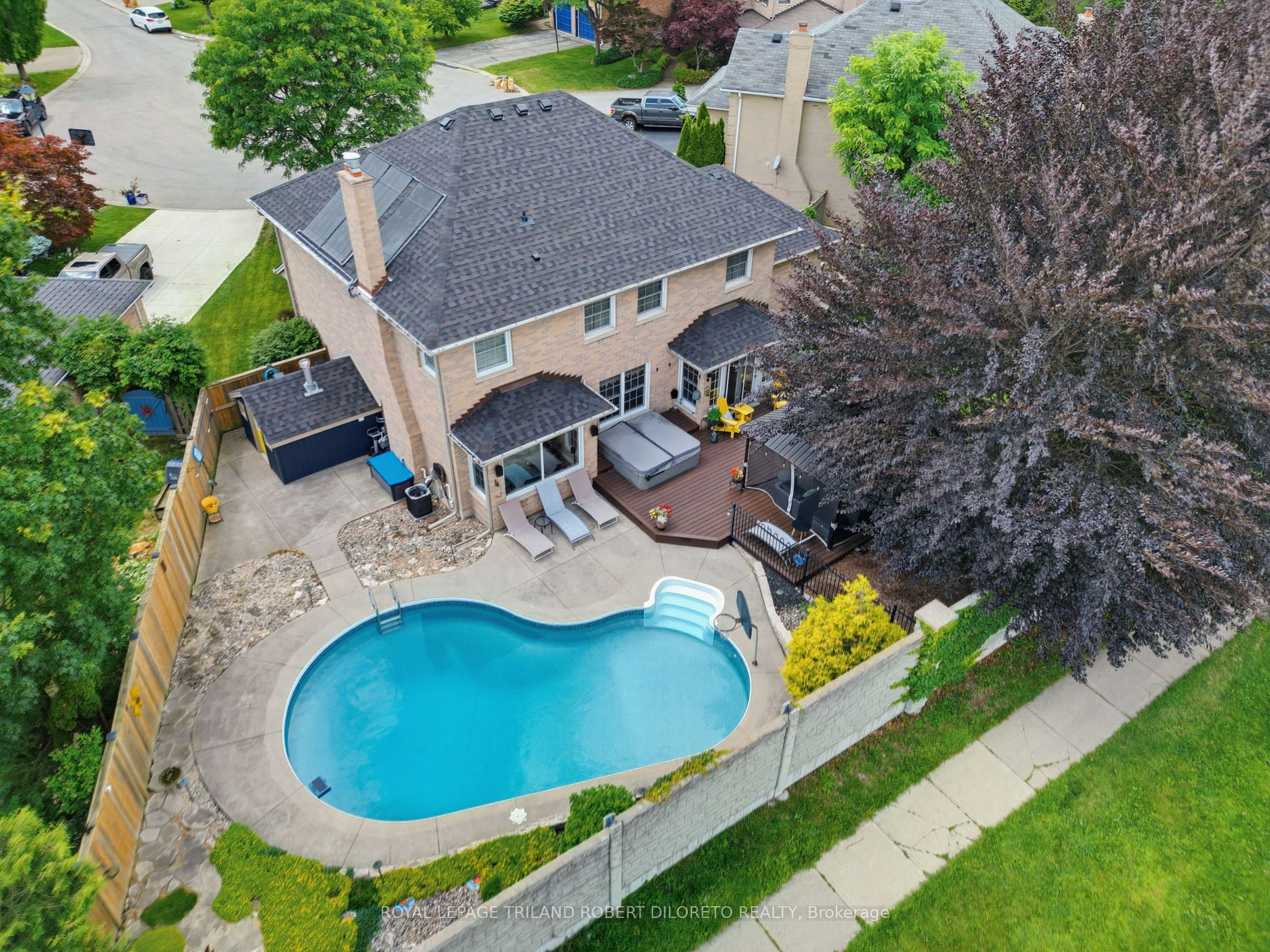 102 ST BEES Court, London North, ON N6G 4C1 photo 2
