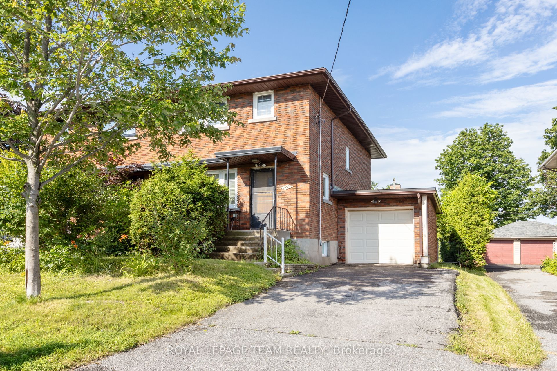1020 RIDDELL Avenue S, Belair Park - Copeland Park and Area, ON K2C 2J5 photo 2