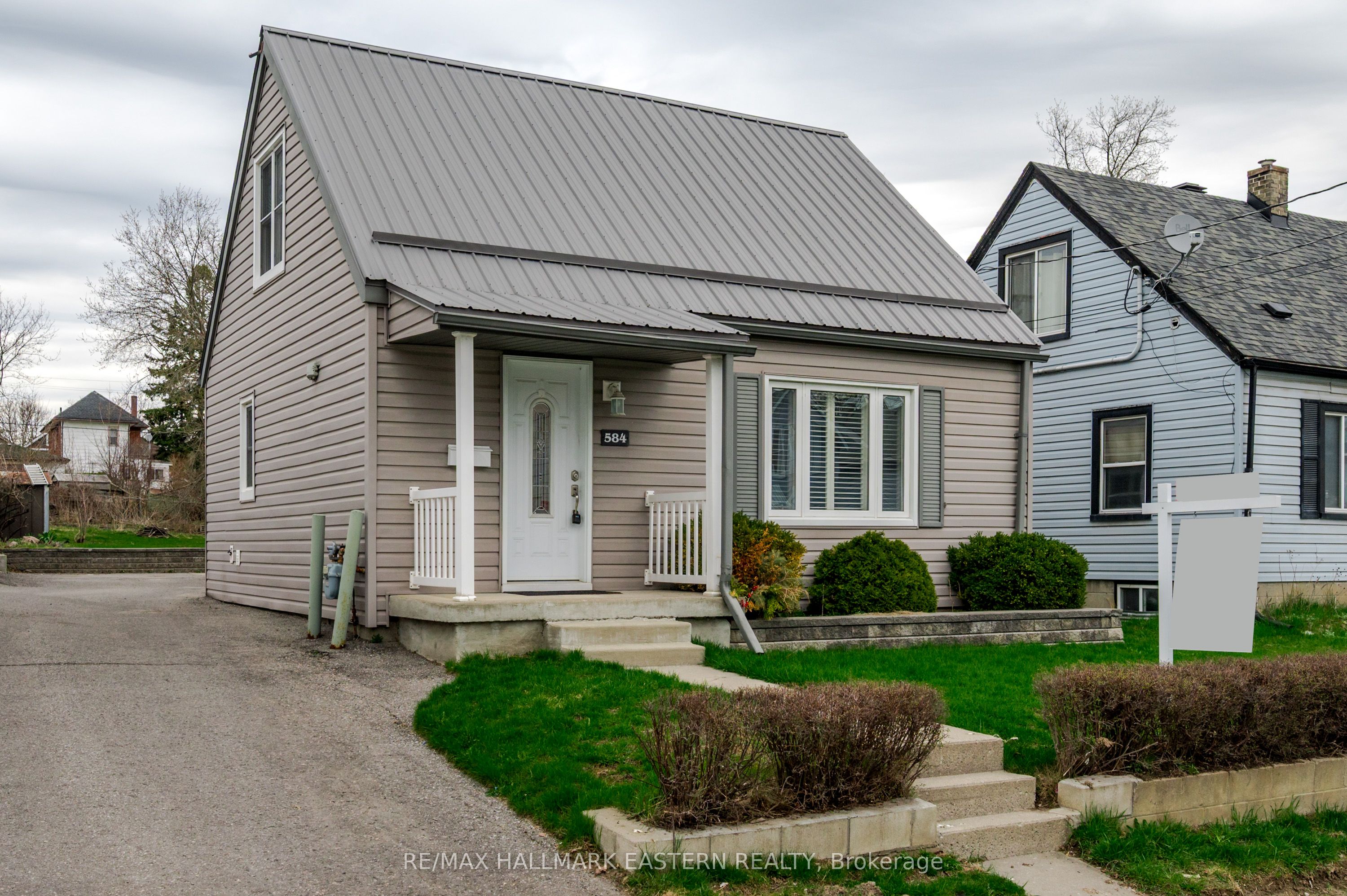 584 Paterson Street, Peterborough, ON K9J 4R2