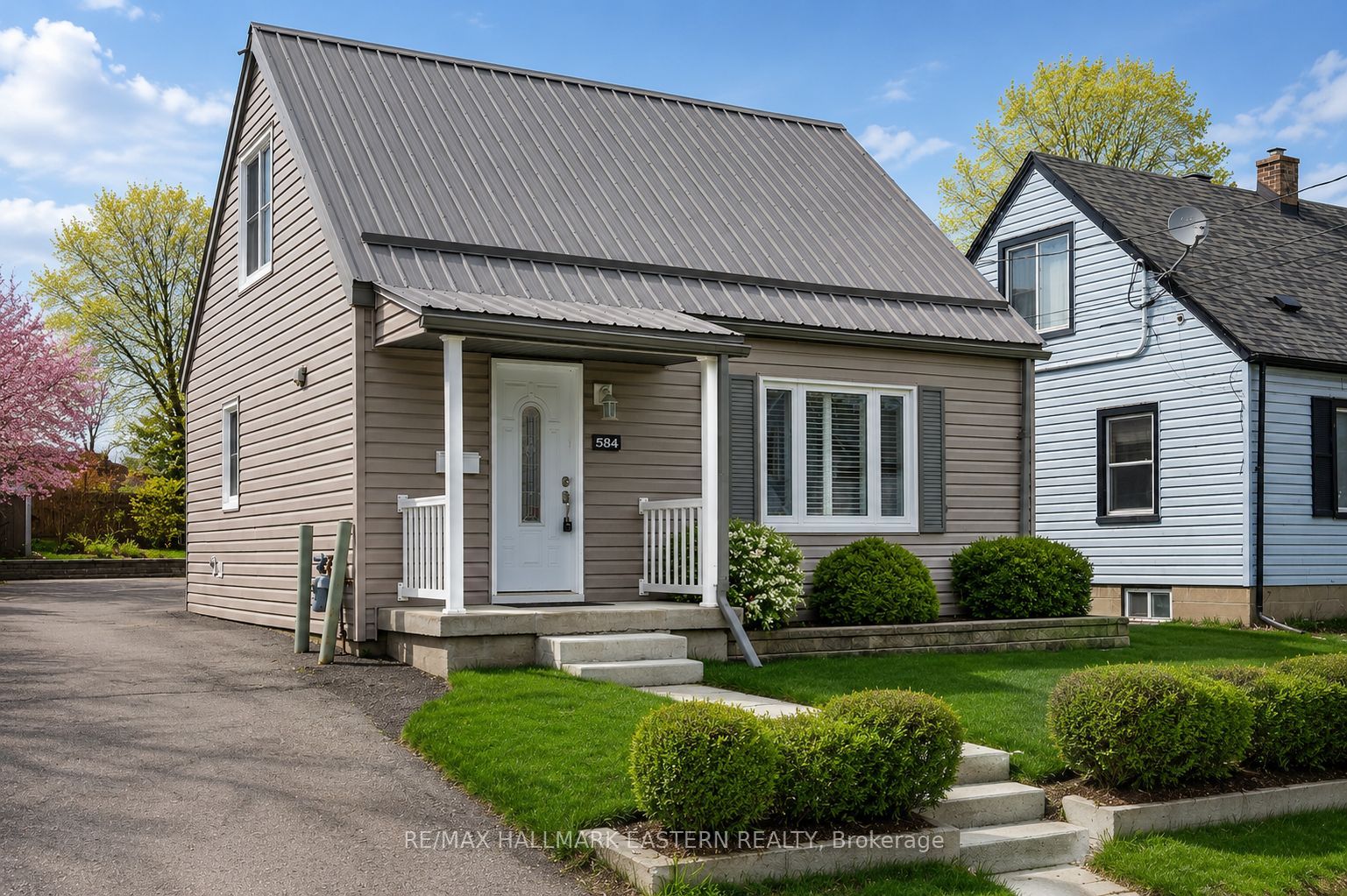 584 Paterson Street, Peterborough, ON K9J 4R2 photo 2