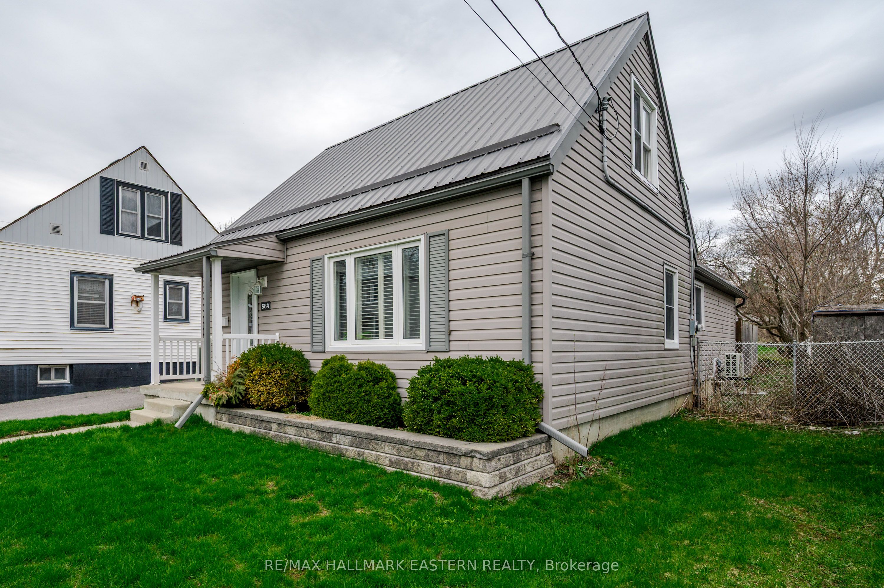 584 Paterson Street, Peterborough, ON K9J 4R2 photo 4