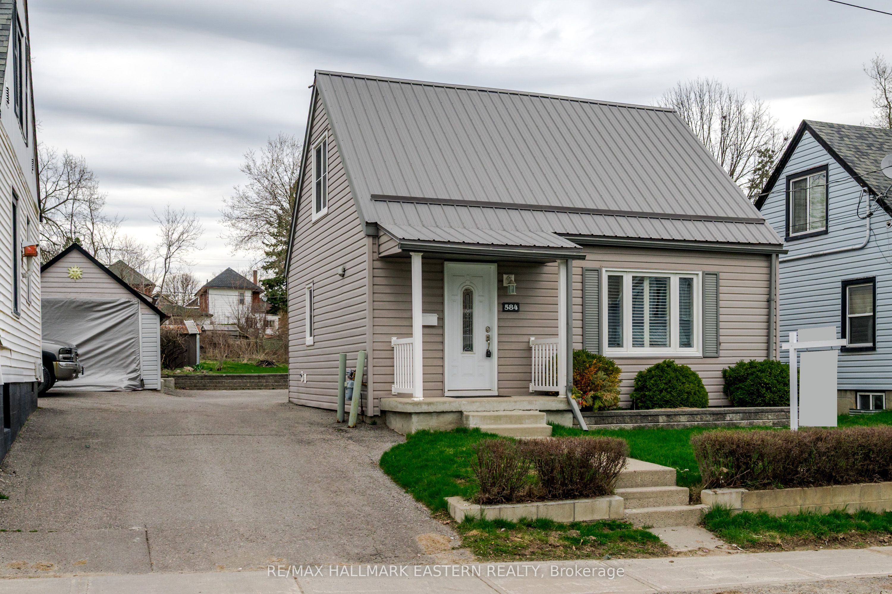 584 Paterson Street, Peterborough, ON K9J 4R2 photo 5