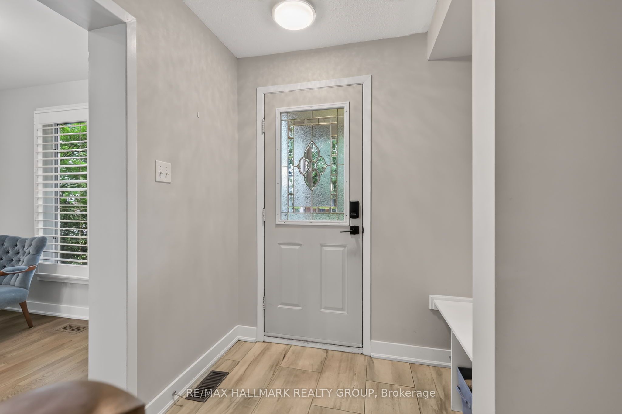 1084 St Germain Crescent, Orleans - Convent Glen and Area, ON K1C 2L8 photo 3