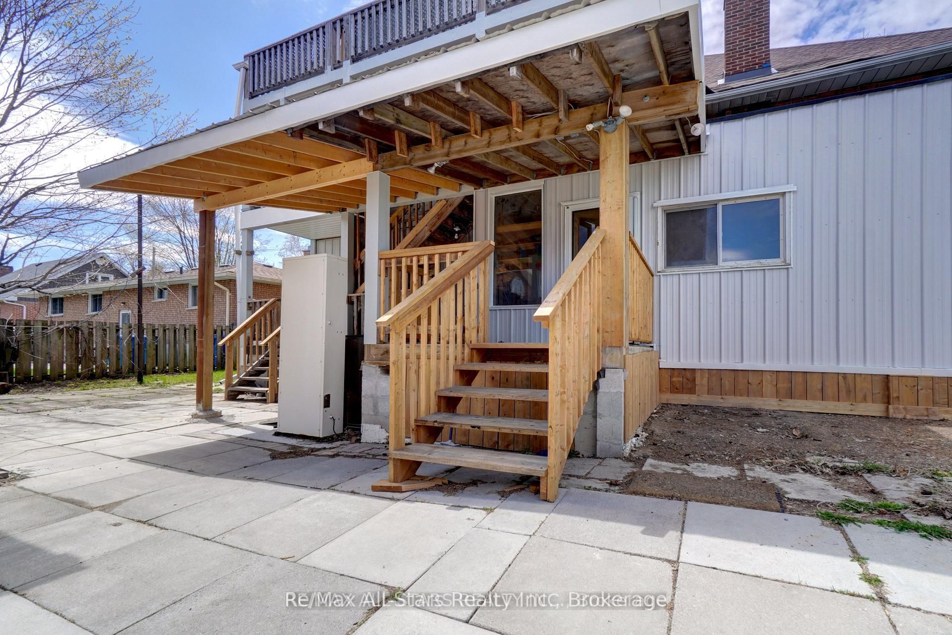 94 Adelaide Street N, Kawartha Lakes, ON K9V 4L5 photo 4
