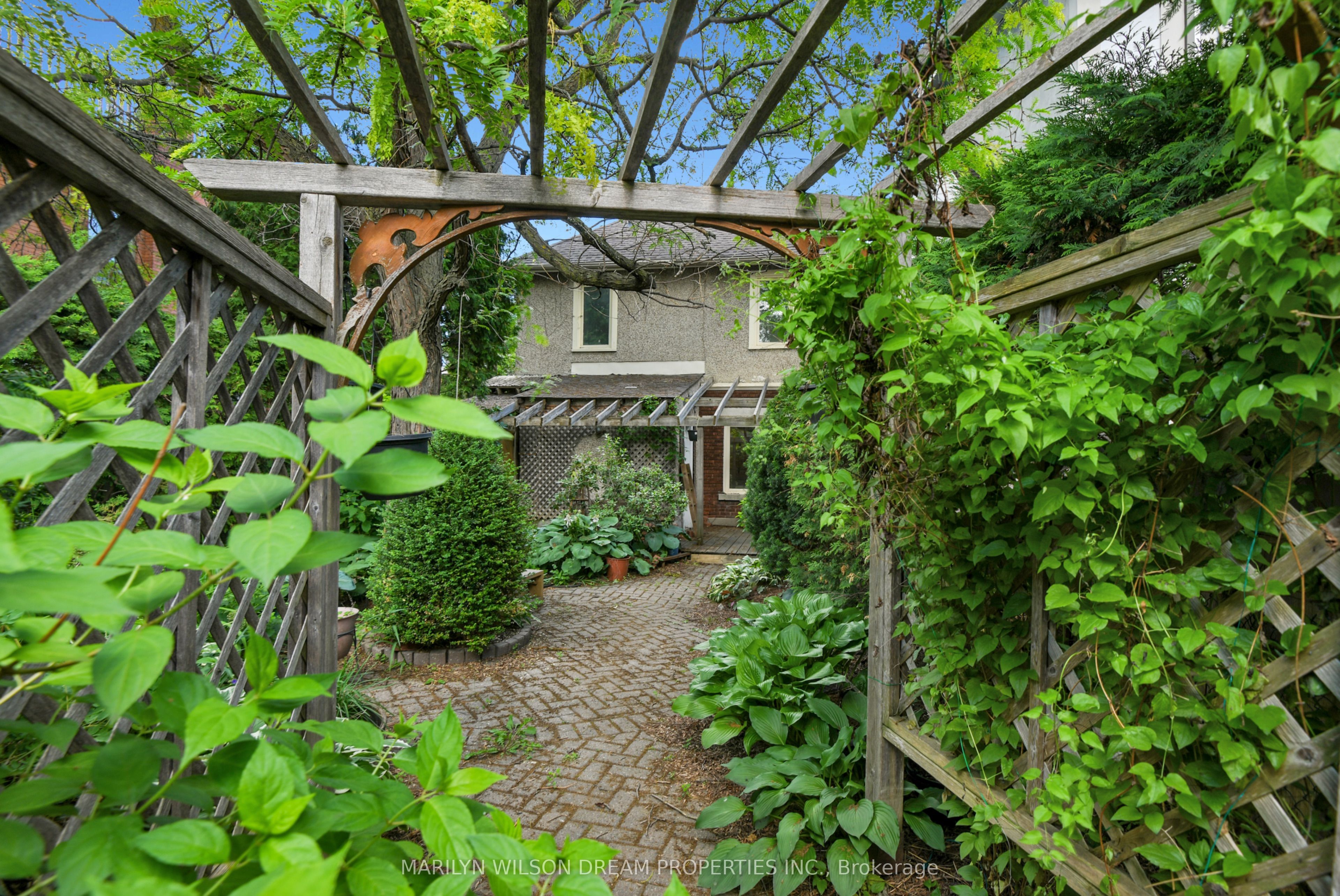 60 Queen Elizabeth Driveway Drive, Ottawa Centre, ON K2P 1E3 photo 3