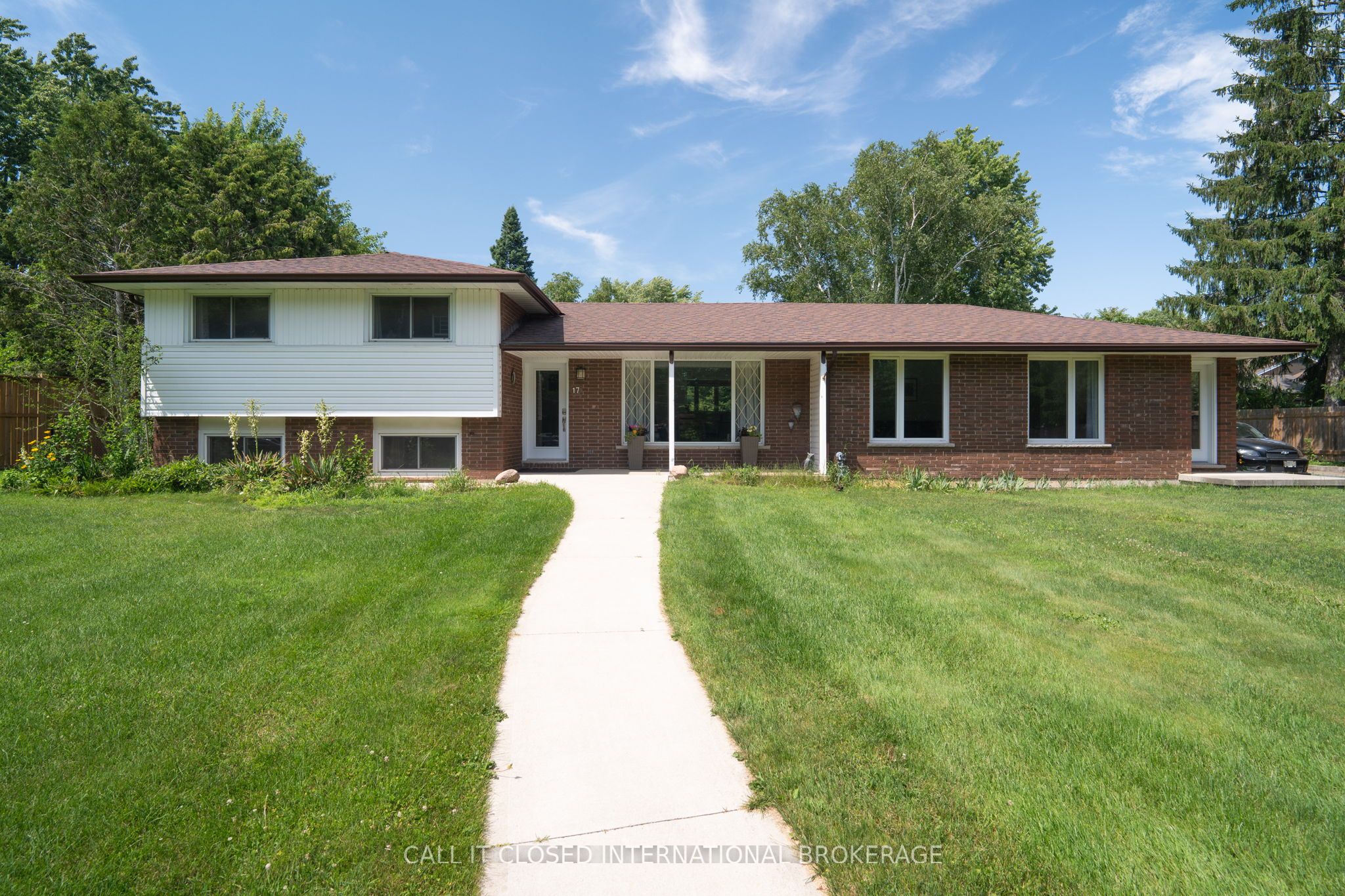 17 Karen Street, Central Elgin, ON N5R 1A5 photo 2