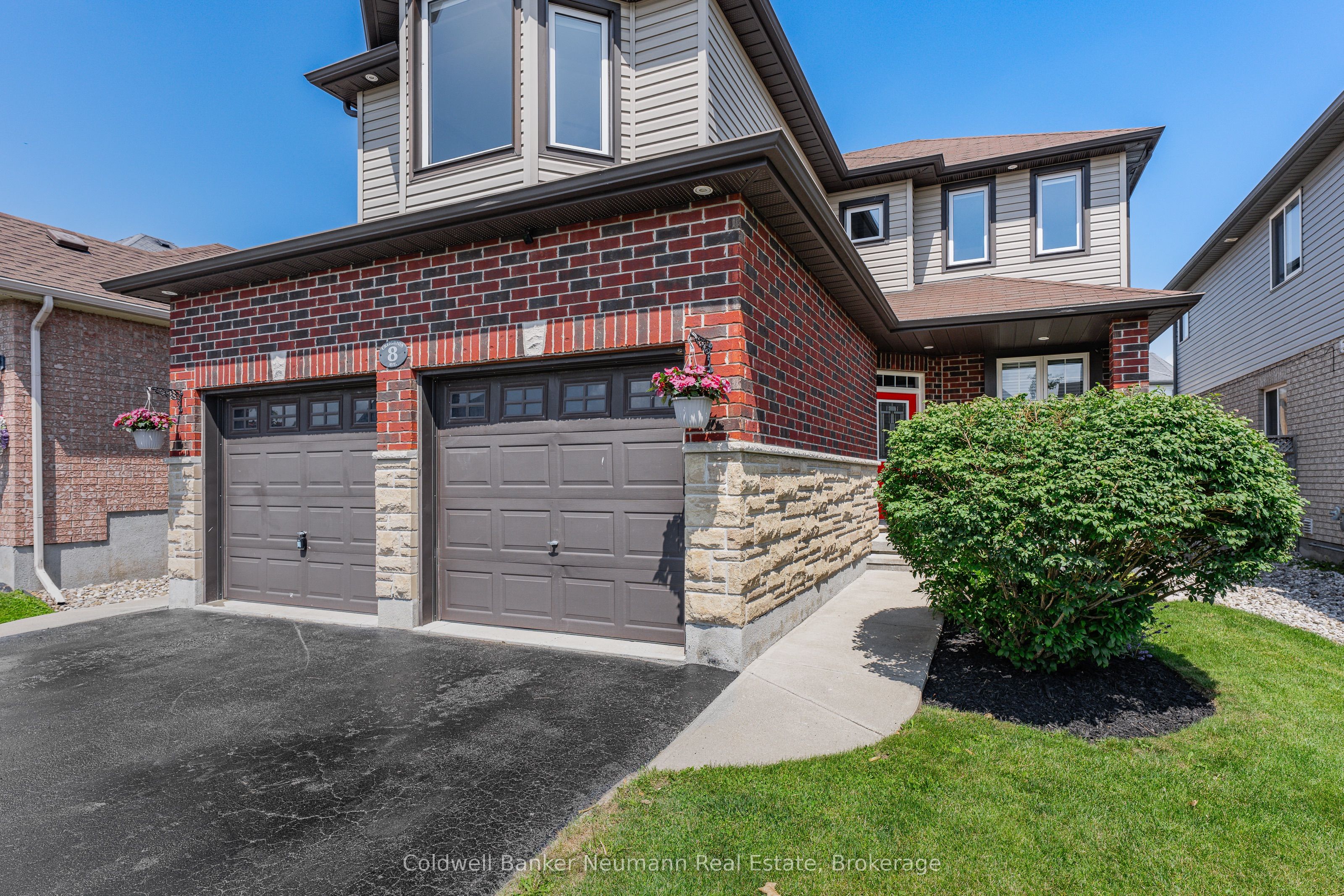 8 Creighton Avenue, Guelph, ON N1E 0G8 photo 2
