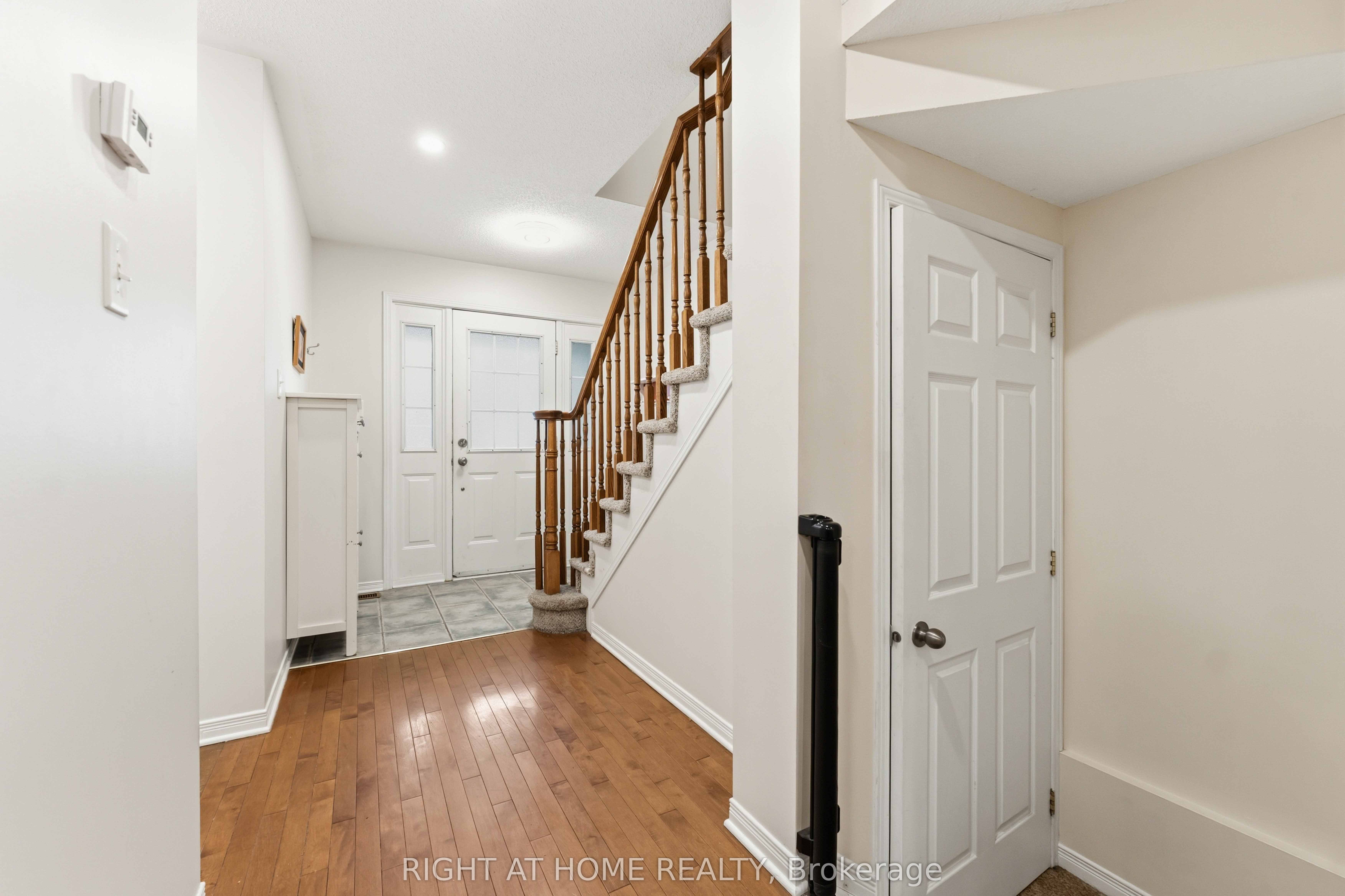 52 Fieldberry Private, Barrhaven, ON K2J 5E8 photo 2