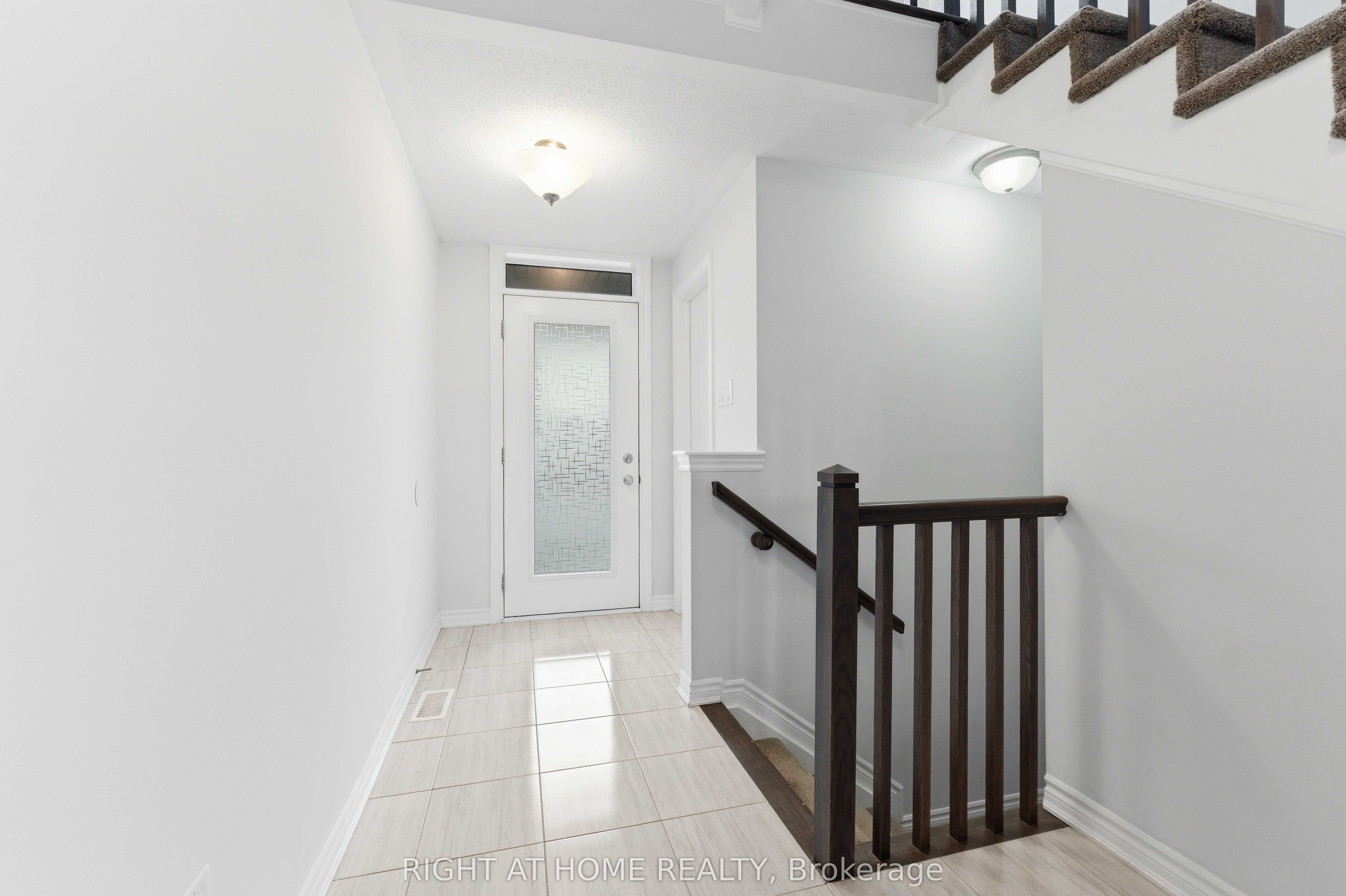 404 Edgevalley Court, Stittsville - Munster - Richmond, ON K2S 2R3 photo 3