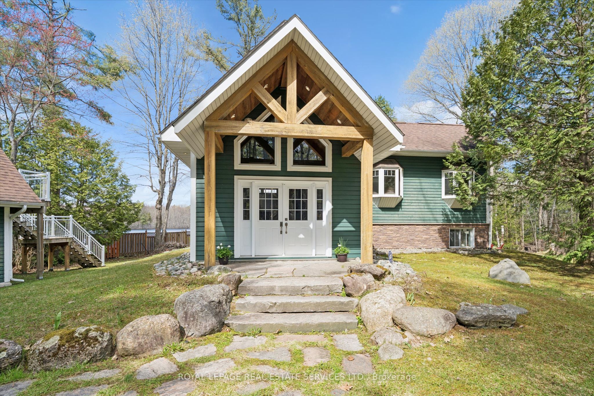 1383 Moon River Road, Muskoka Lakes, ON P0C 1A0 photo 3