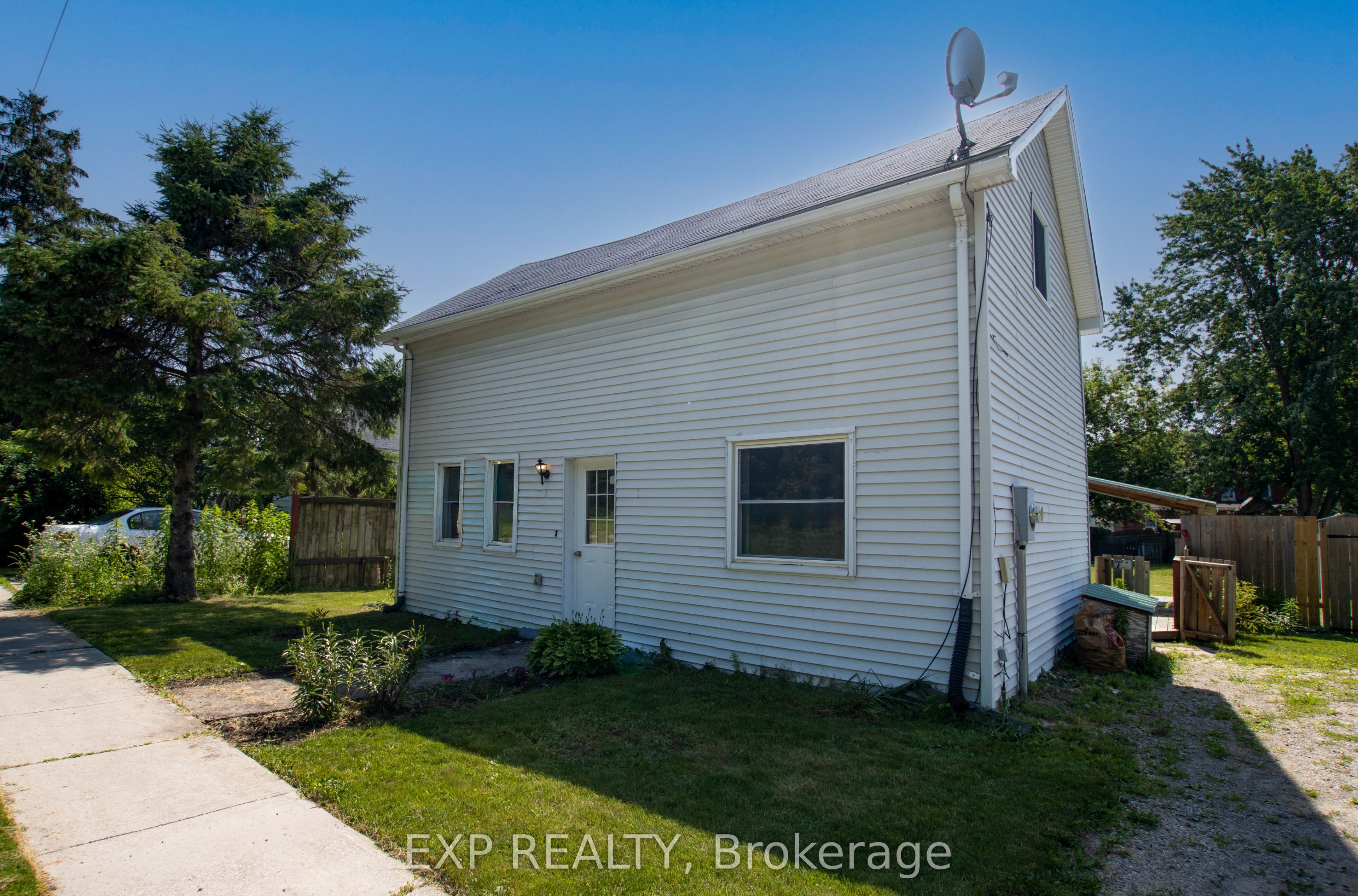 190 MUNROE Street, West Elgin, ON N0L 2P0 photo 2