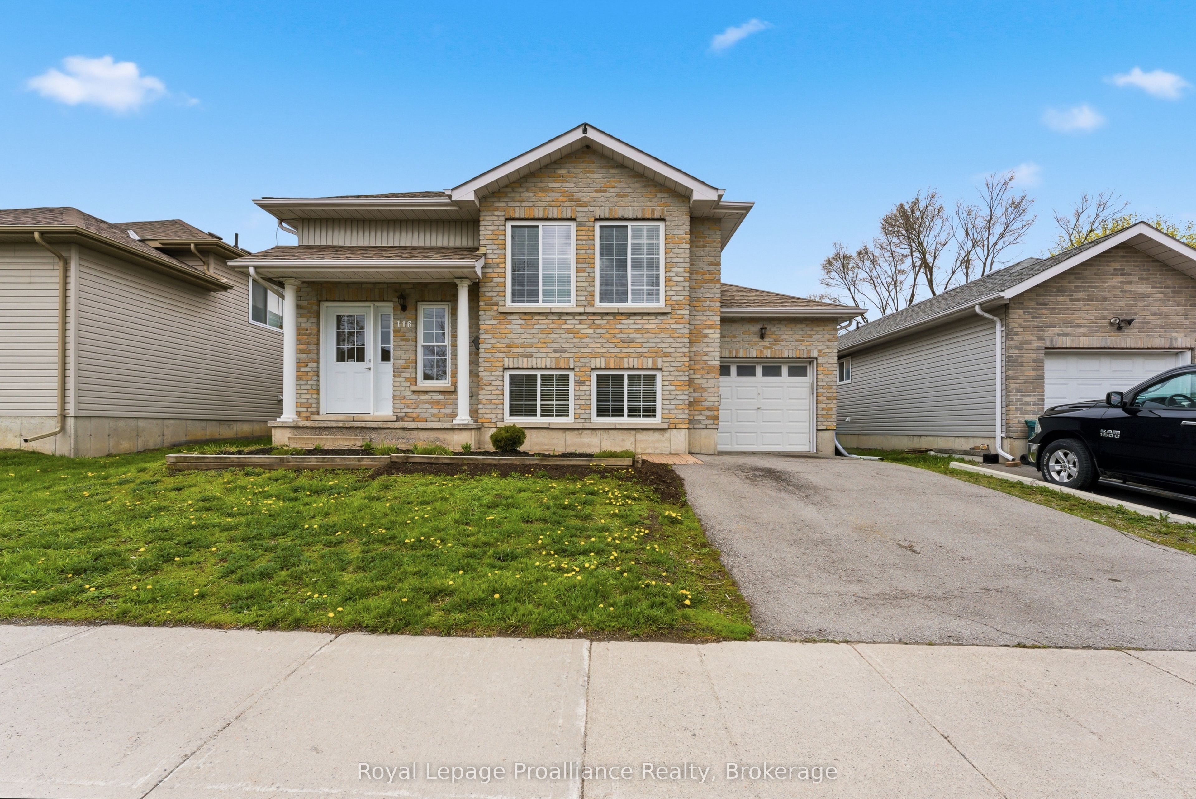 116 Pine Street, Belleville, ON K8N 0A4 photo 2