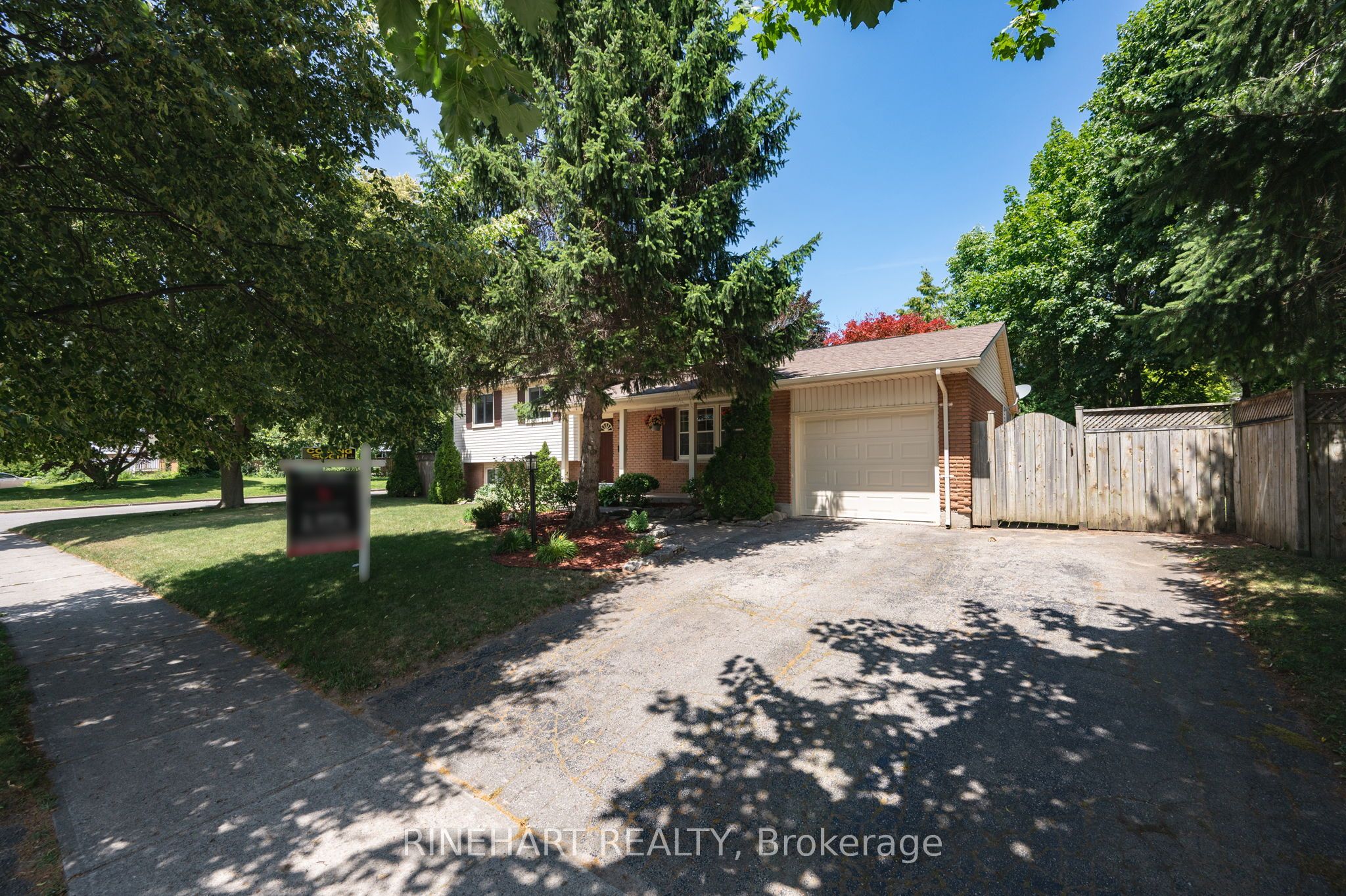 2 Lloyd Manor Crescent, London North, ON N6H 3Z3 photo 2