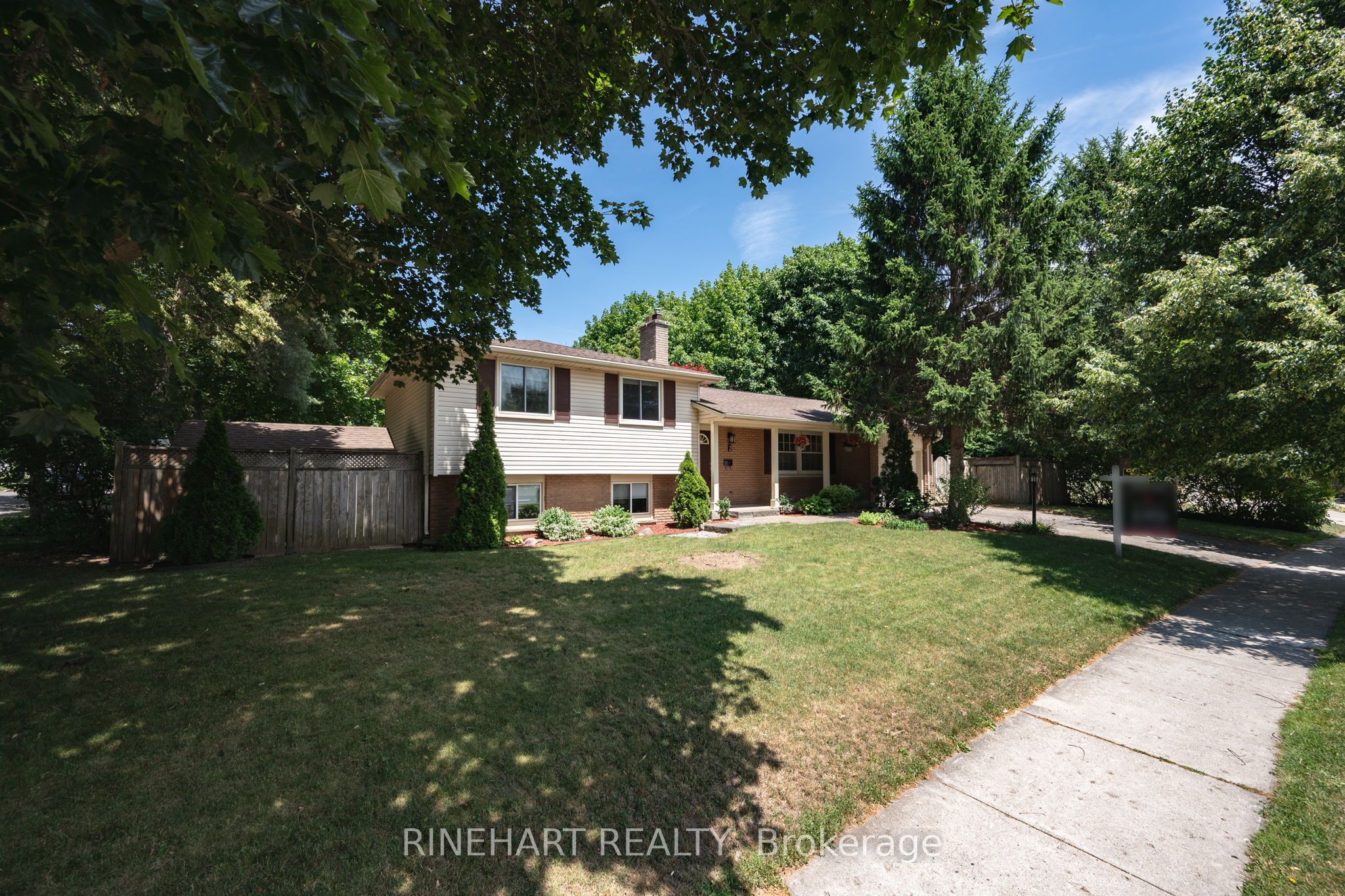 2 Lloyd Manor Crescent, London North, ON N6H 3Z3 photo 3