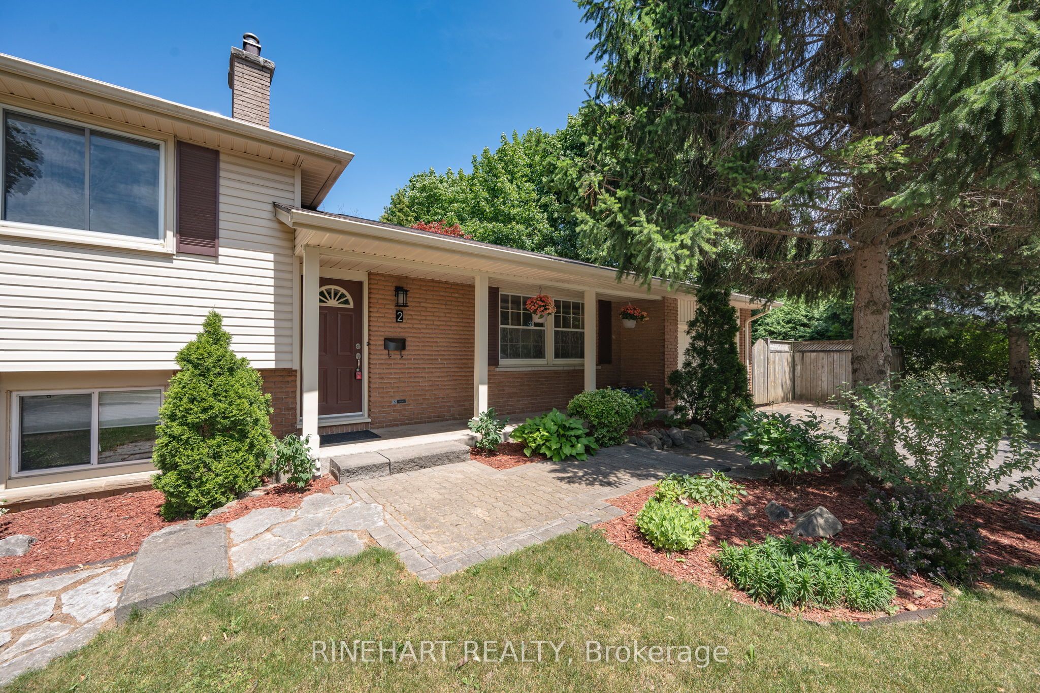 2 Lloyd Manor Crescent, London North, ON N6H 3Z3 photo 4