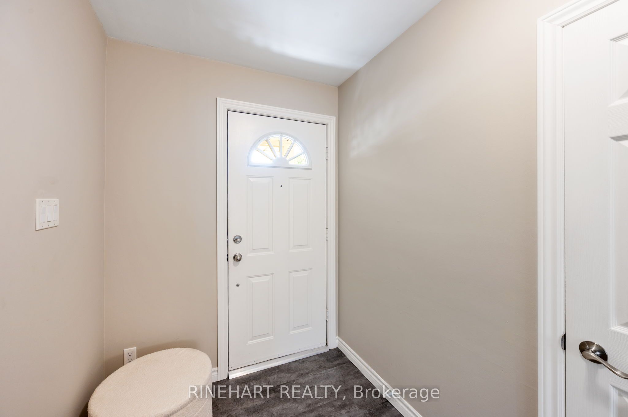 2 Lloyd Manor Crescent, London North, ON N6H 3Z3 photo 5
