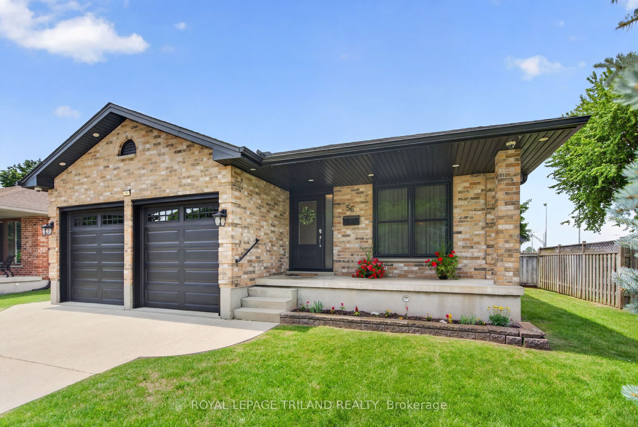 56 Parkview Crescent, Strathroy-Caradoc, ON N7G 4B1 photo 2