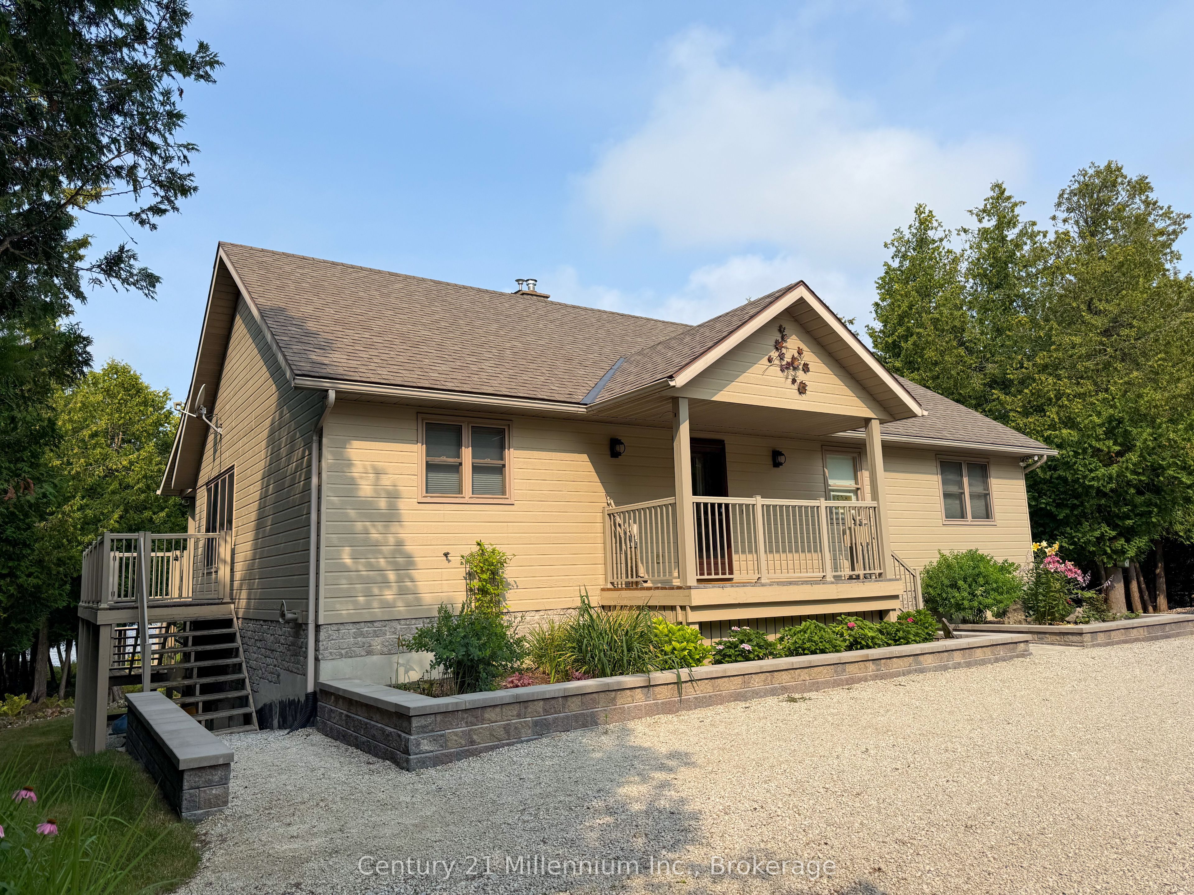 80 Lakewood Country Lane, Northern Bruce Peninsula, ON N0H 1W0 photo 2