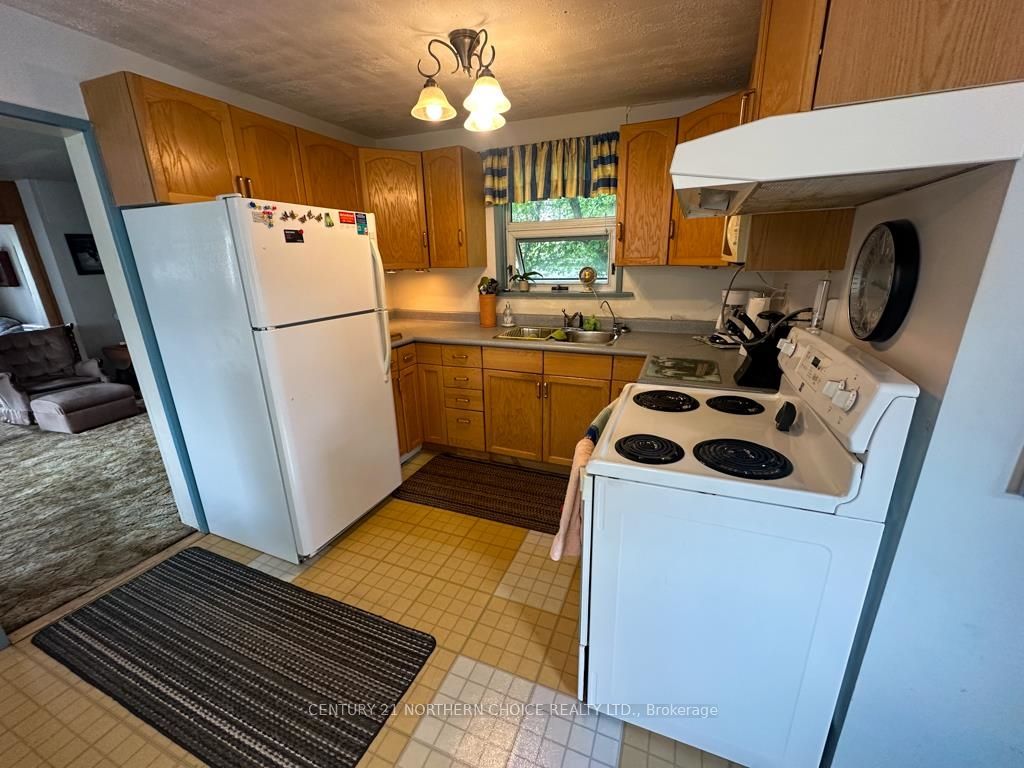 115 Eighth Avenue S, Kenora, ON P9N 2H1 photo 2