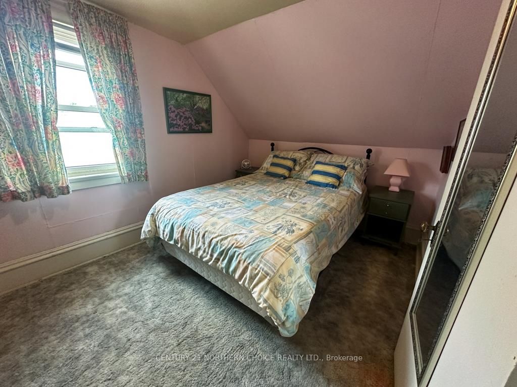 115 Eighth Avenue S, Kenora, ON P9N 2H1 photo 4