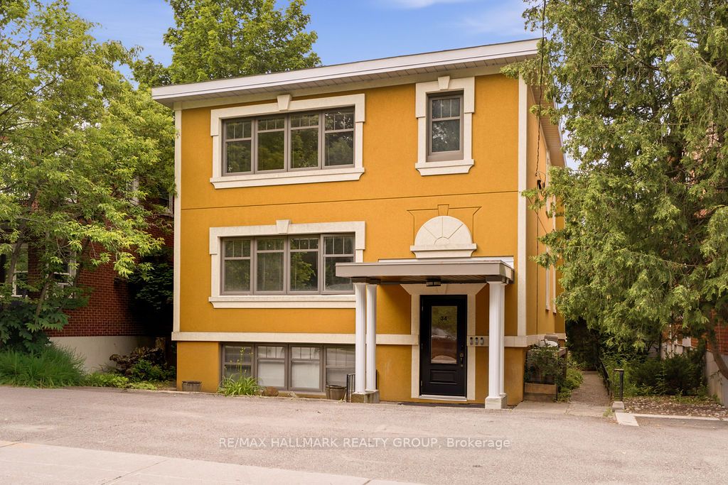 34 Lavergne Street 3, Vanier and Kingsview Park, ON K1L 5G3