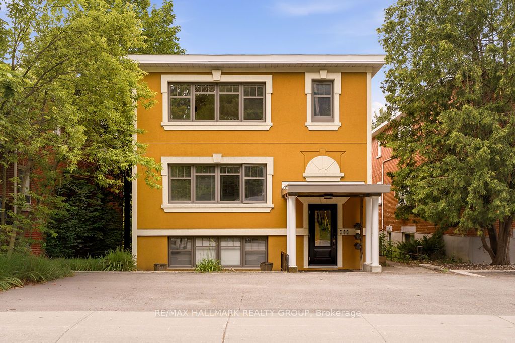 34 Lavergne Street 3, Vanier and Kingsview Park, ON K1L 5G3 photo 2