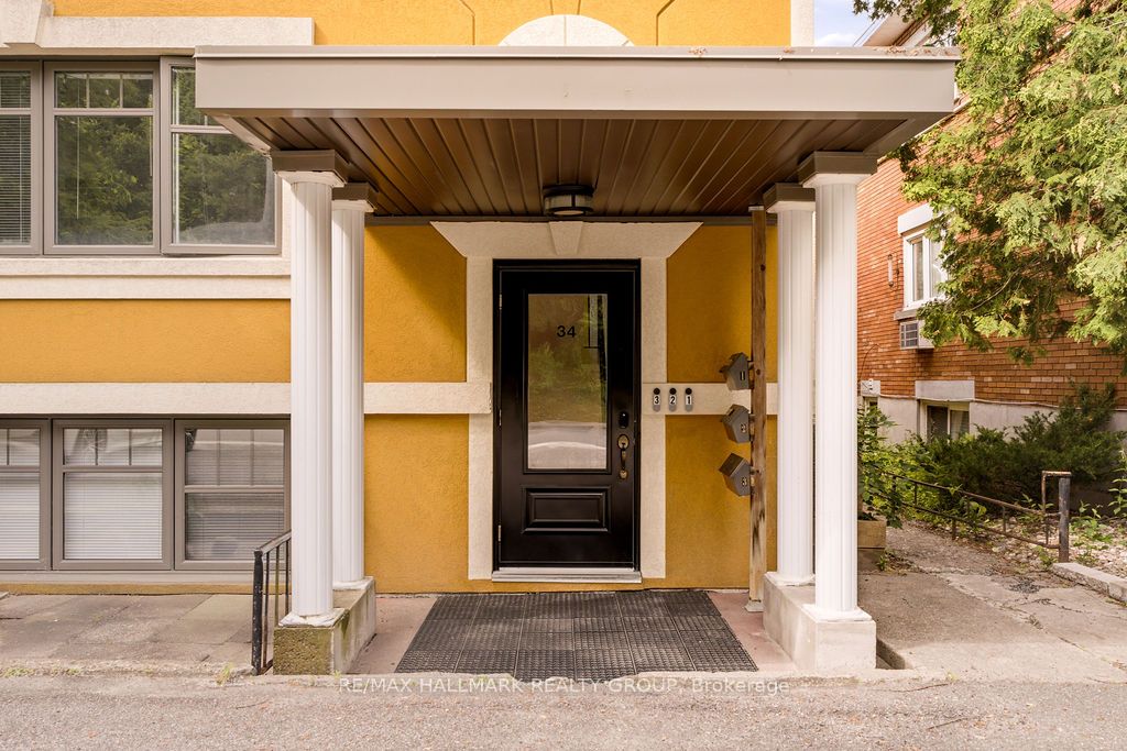 34 Lavergne Street 3, Vanier and Kingsview Park, ON K1L 5G3 photo 3