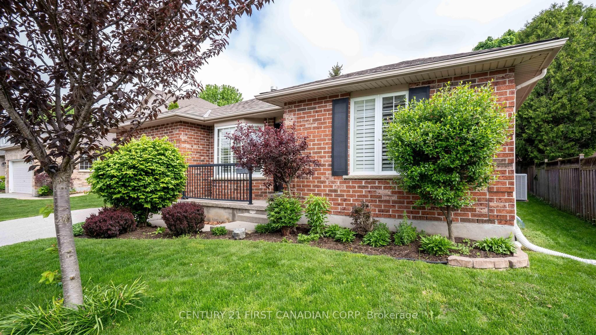 839 Guildwood Boulevard, London North, ON N6H 5E4 photo 3