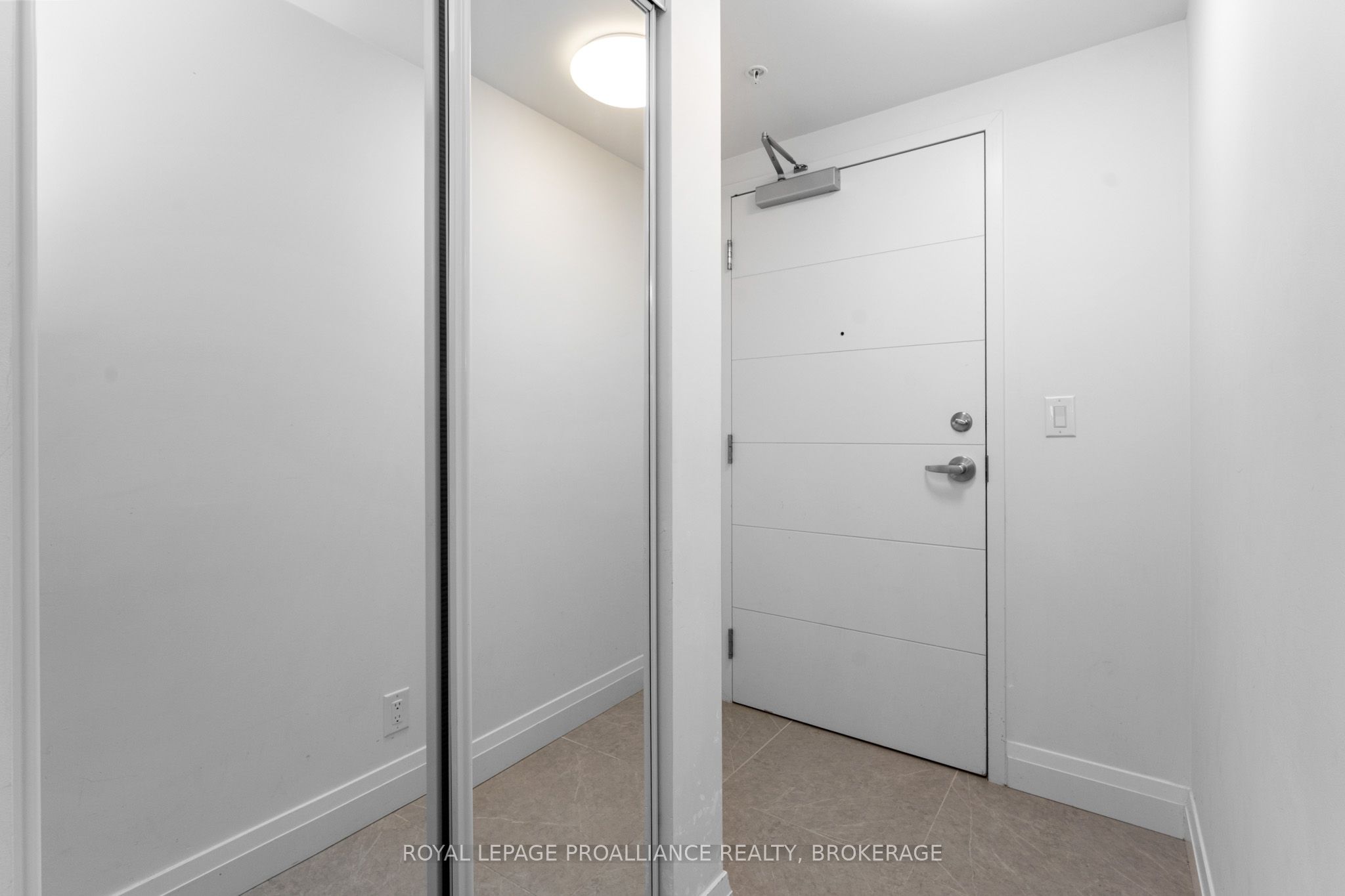 652 Princess Street 315, Kingston, ON K7L 1E5 photo 3