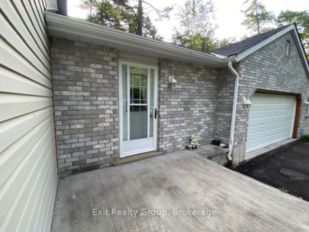 29 Power Street, Quinte West, ON K8V 5P6 photo 2